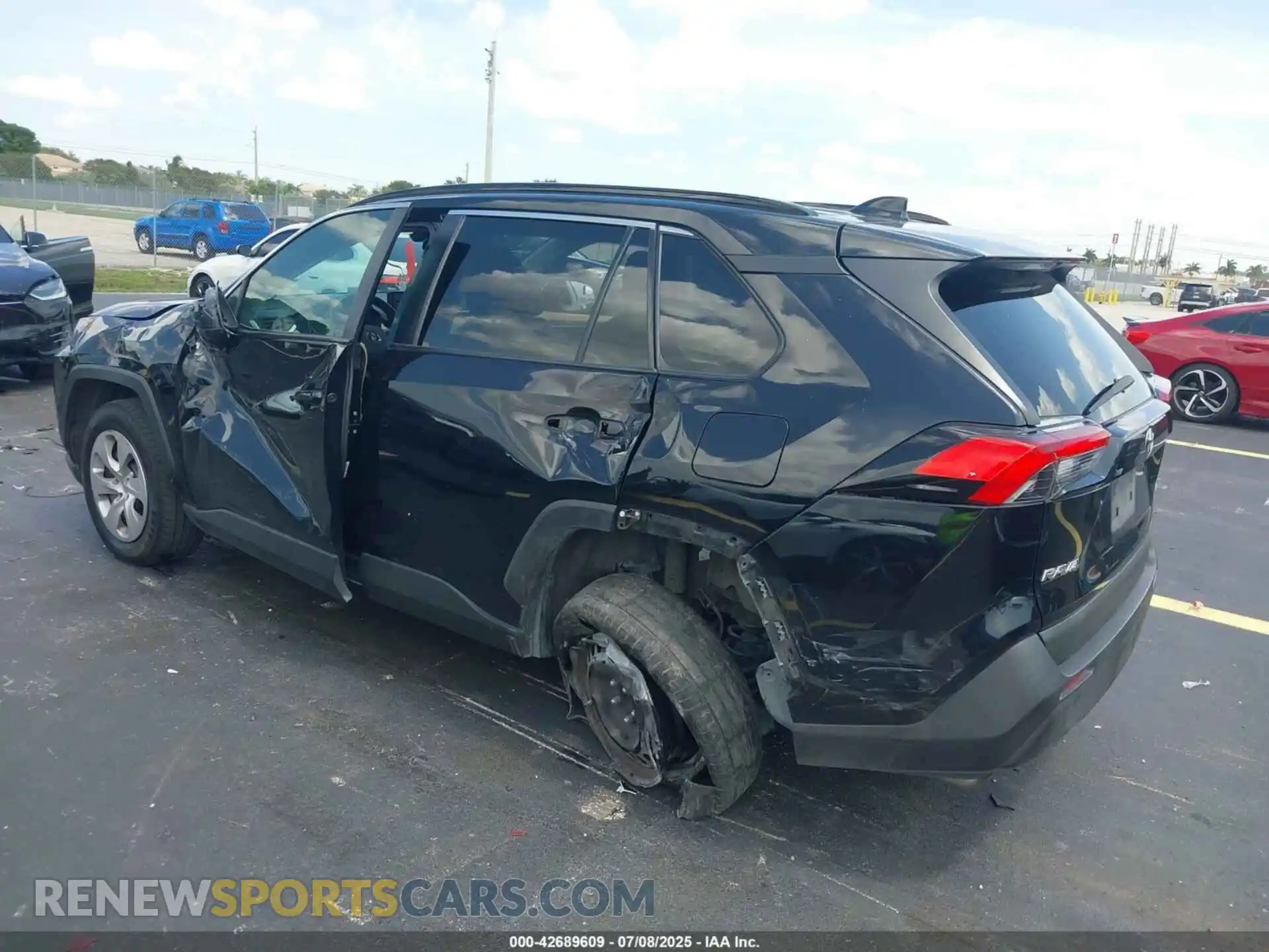3 fotografías del automóvil dañado 2T3H1RFVXMC112945 TOYOTA RAV4 2021