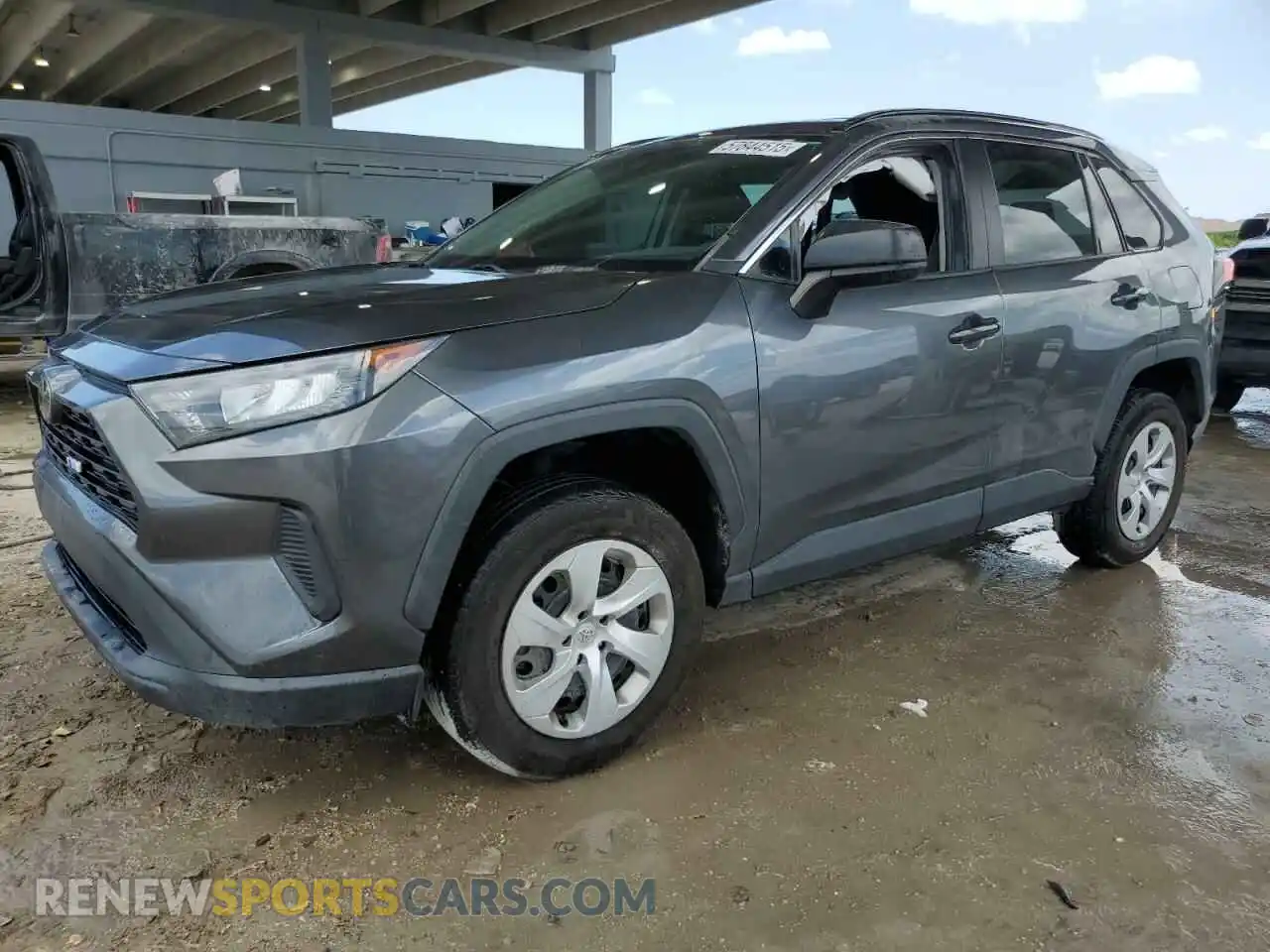 1 Photograph of a damaged car 2T3H1RFVXMC134086 TOYOTA RAV4 2021