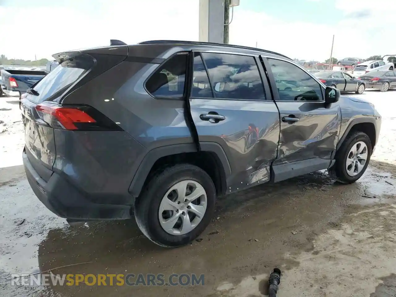3 Photograph of a damaged car 2T3H1RFVXMC134086 TOYOTA RAV4 2021