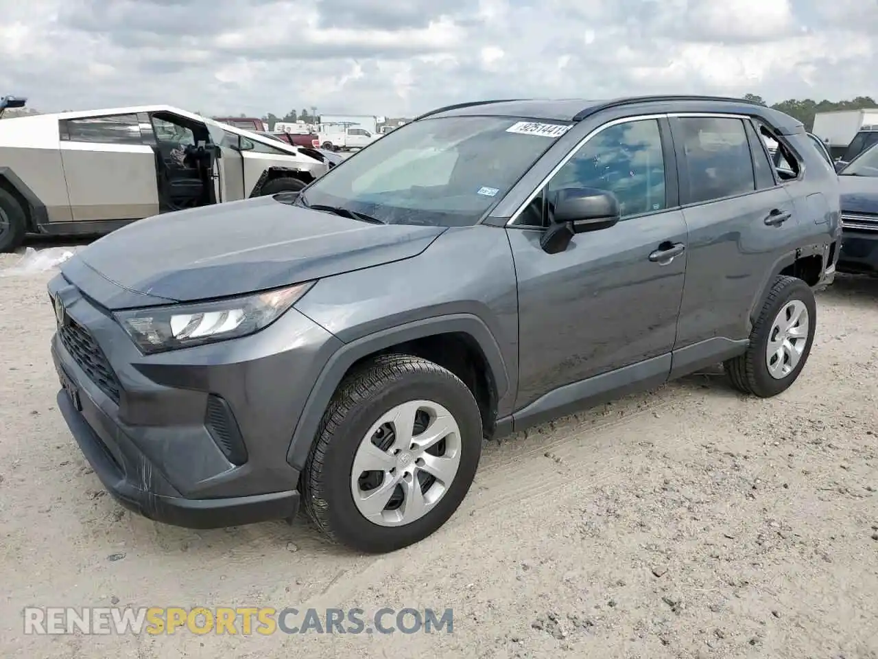 1 Photograph of a damaged car 2T3H1RFVXMC152023 TOYOTA RAV4 2021