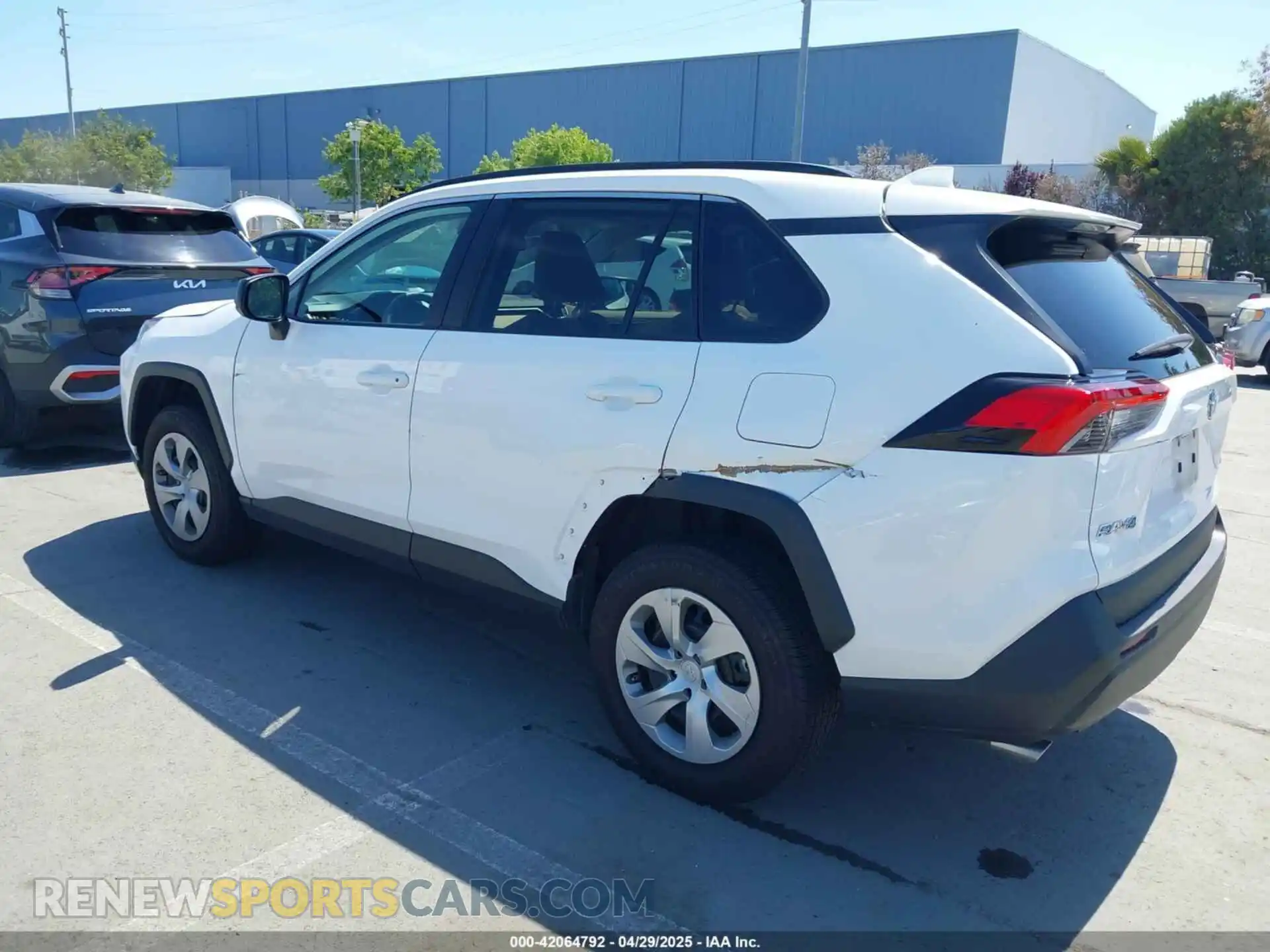 3 Photograph of a damaged car 2T3H1RFVXMC170800 TOYOTA RAV4 2021