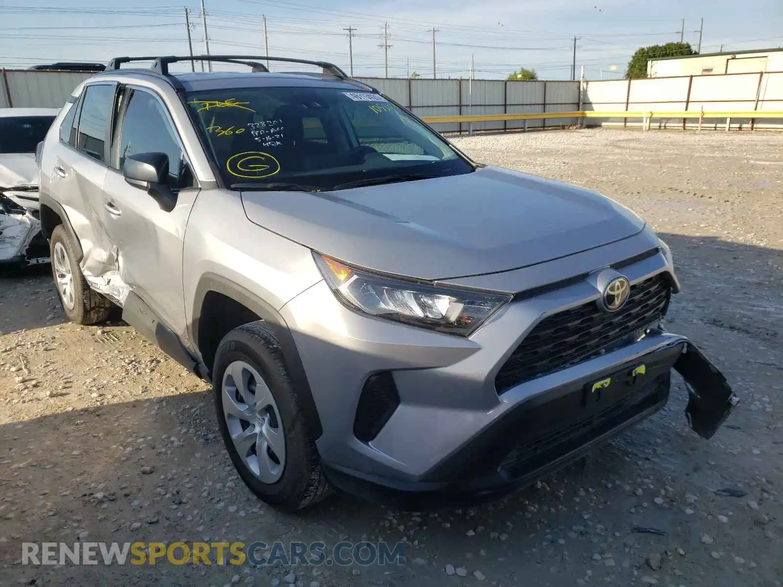 1 Photograph of a damaged car 2T3H1RFVXMW105203 TOYOTA RAV4 2021