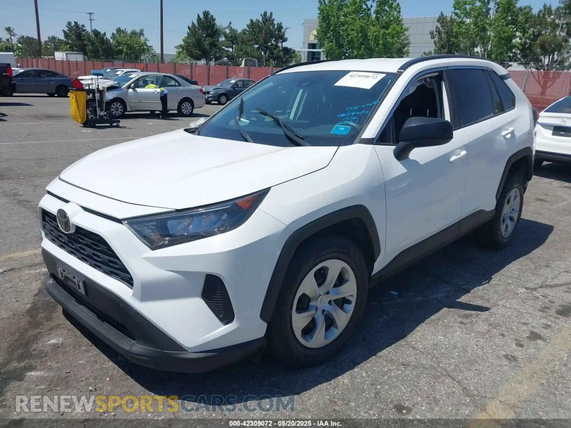 2 Фотография поврежденного автомобиля 2T3H1RFVXMW136774 TOYOTA RAV4 2021