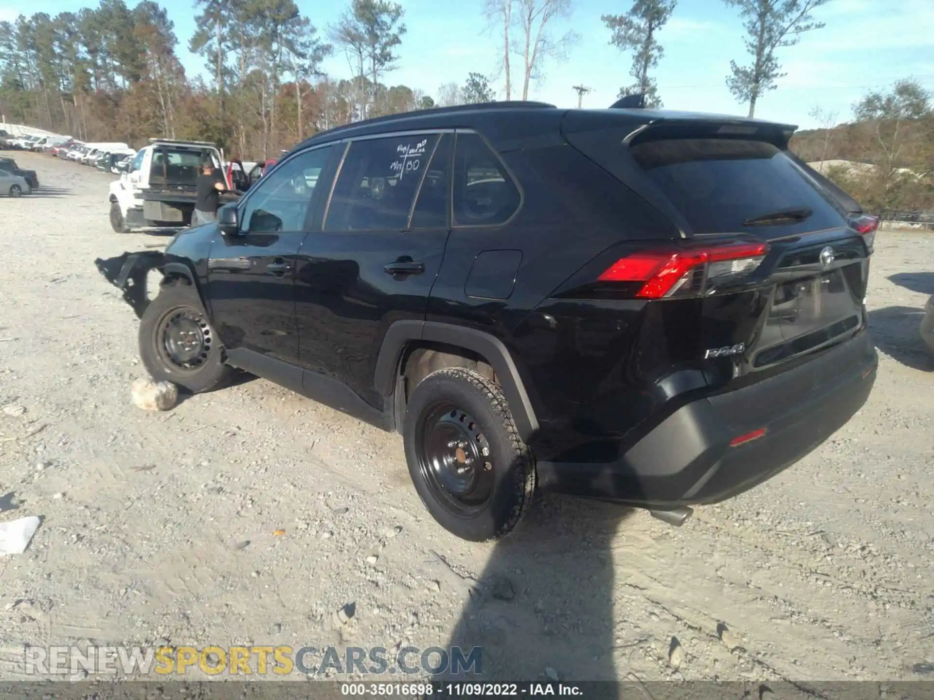 3 Фотография поврежденного автомобиля 2T3H1RFVXMW142011 TOYOTA RAV4 2021