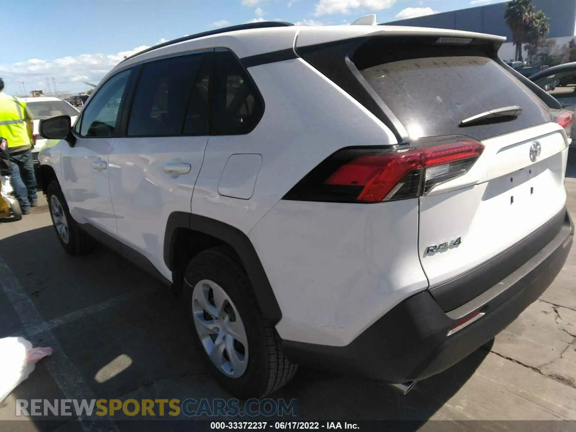 3 Photograph of a damaged car 2T3H1RFVXMW184792 TOYOTA RAV4 2021