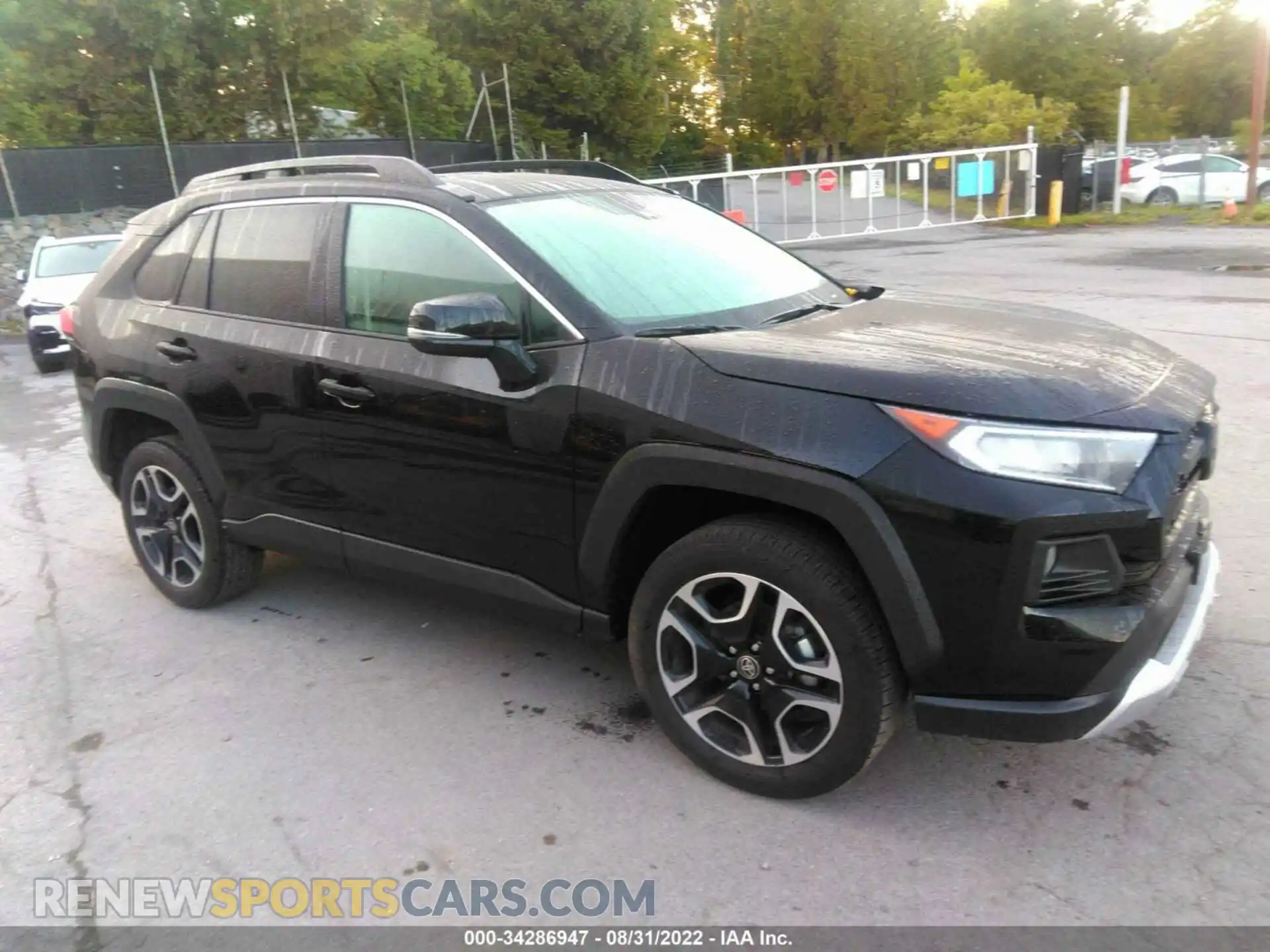 1 Photograph of a damaged car 2T3J1RFV1MW202534 TOYOTA RAV4 2021