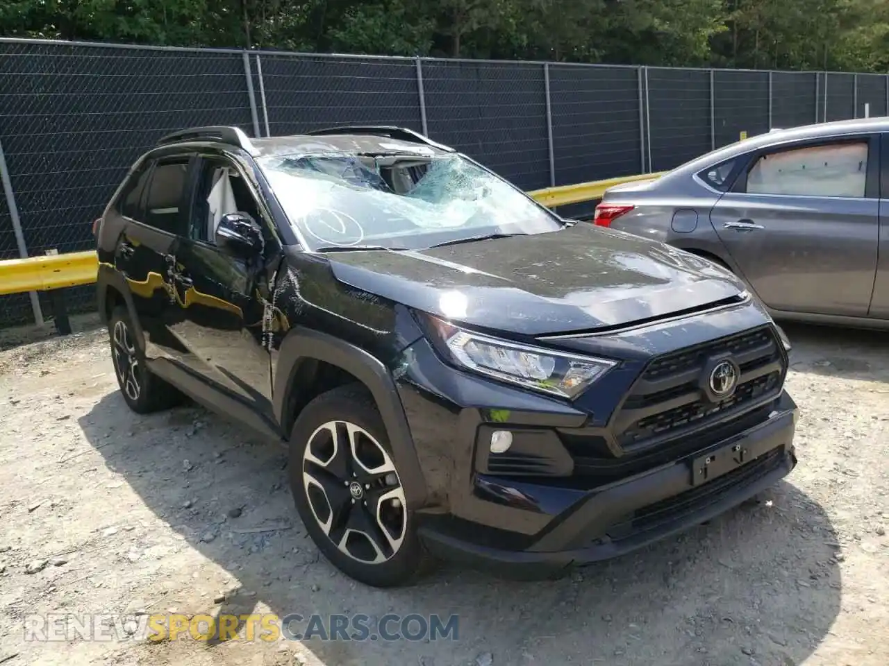 1 Photograph of a damaged car 2T3J1RFV4MW157721 TOYOTA RAV4 2021