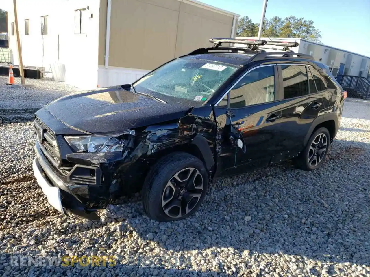 1 Photograph of a damaged car 2T3J1RFV8MW183206 TOYOTA RAV4 2021