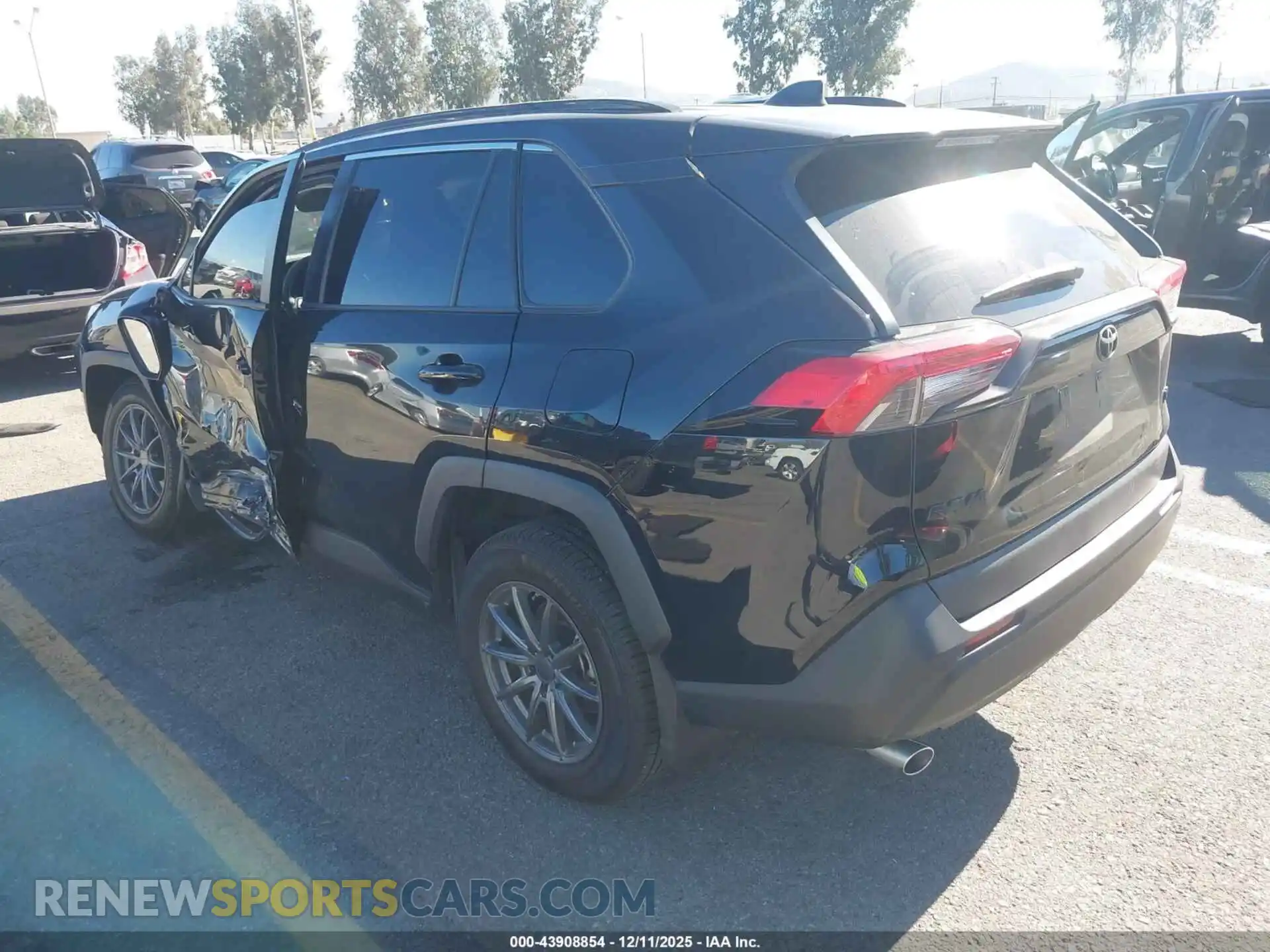 3 Photograph of a damaged car 2T3K1RFV2MC103257 TOYOTA RAV4 2021