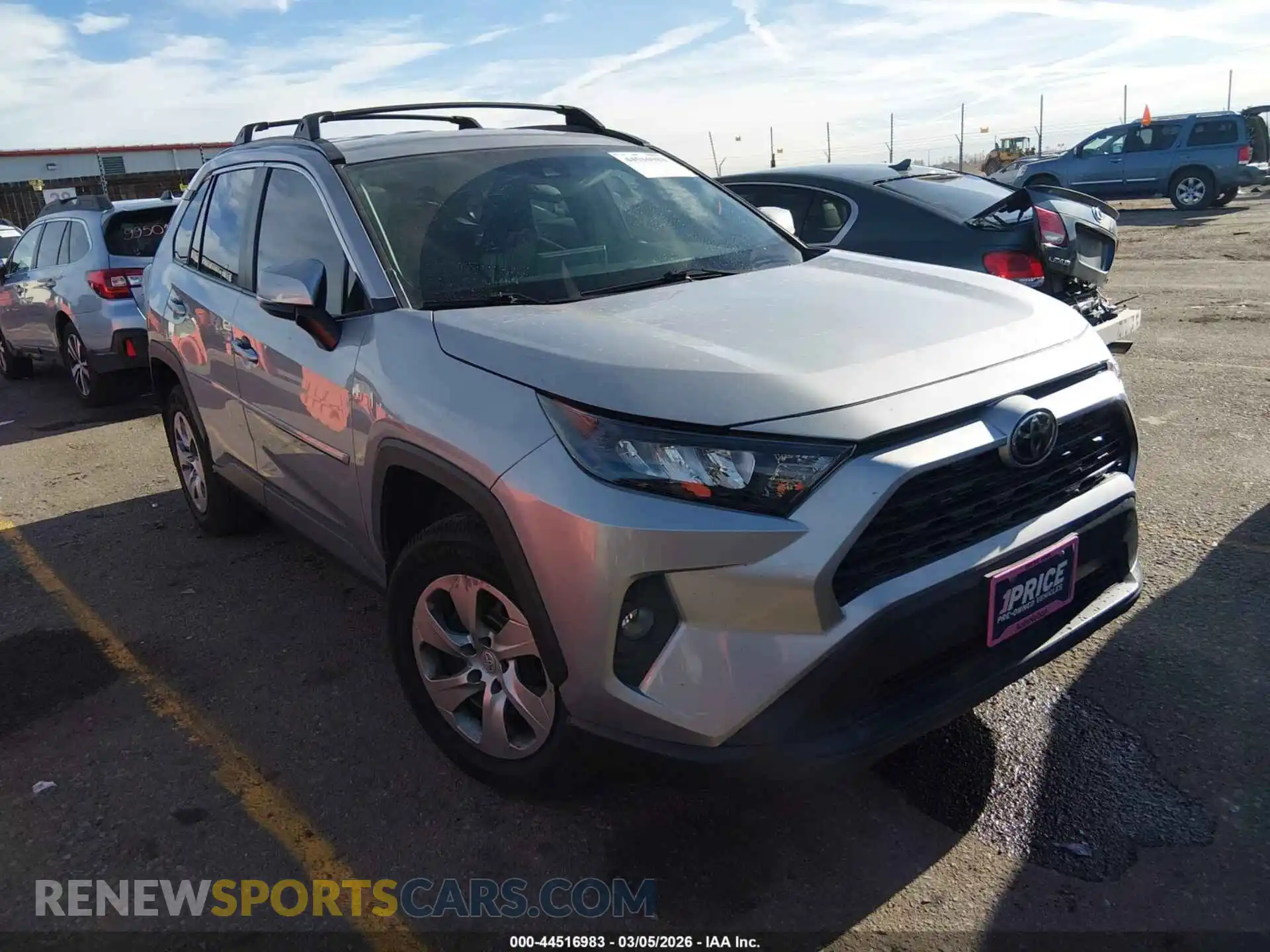 1 Photograph of a damaged car 2T3K1RFV2MC152507 TOYOTA RAV4 2021