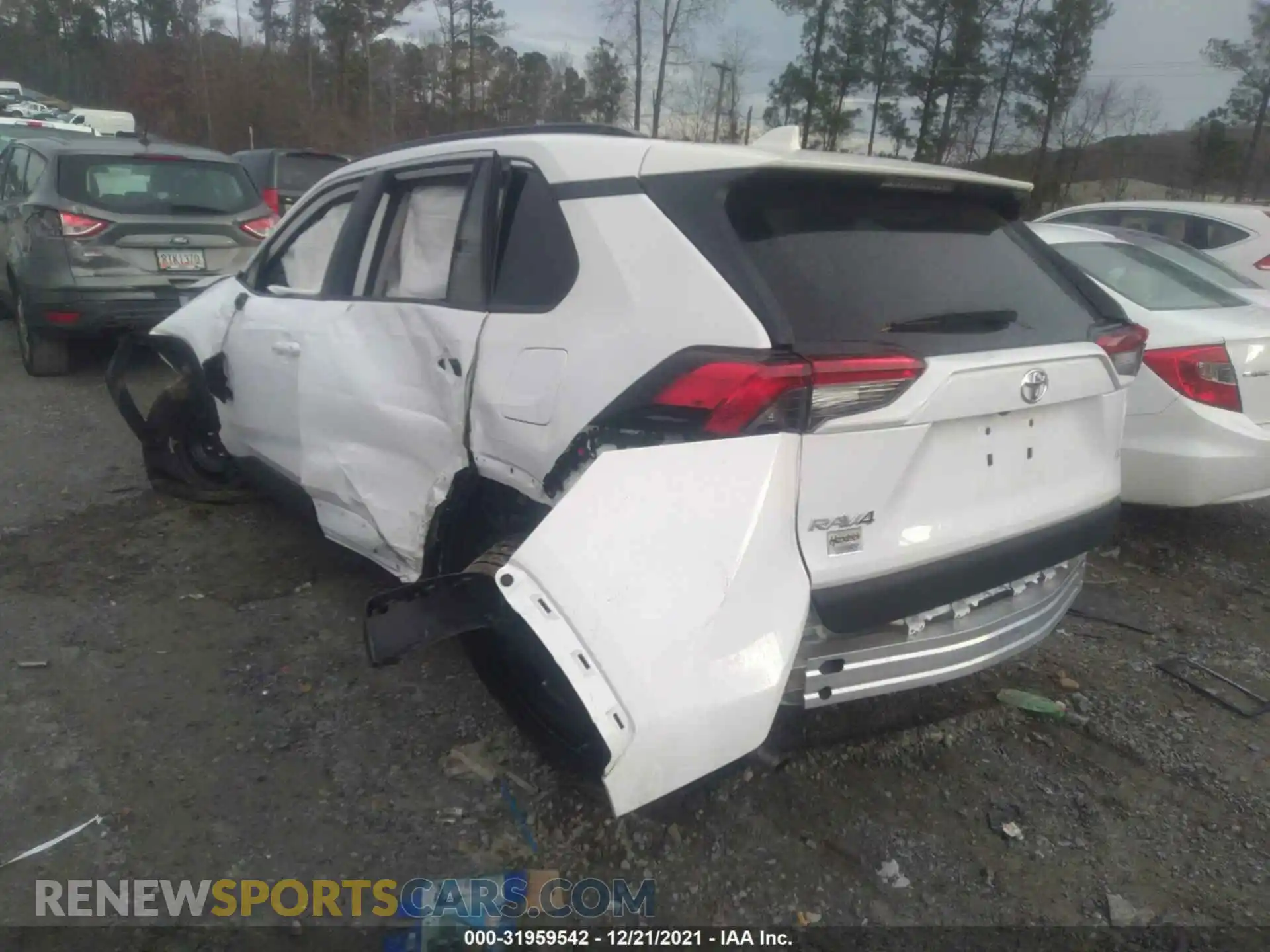 3 Photograph of a damaged car 2T3K1RFV9MC128608 TOYOTA RAV4 2021