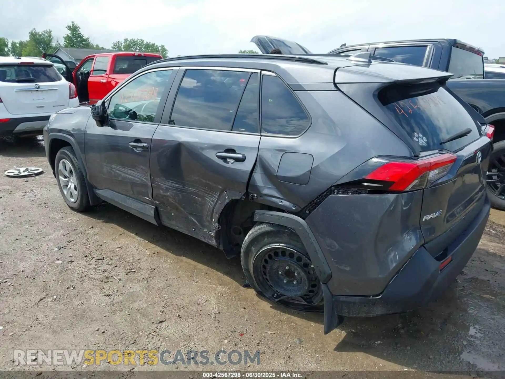 3 Photograph of a damaged car 2T3K1RFV9MW176558 TOYOTA RAV4 2021