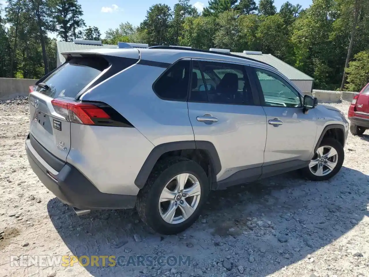 3 Photograph of a damaged car 2T3L6RFV3MW004452 TOYOTA RAV4 2021