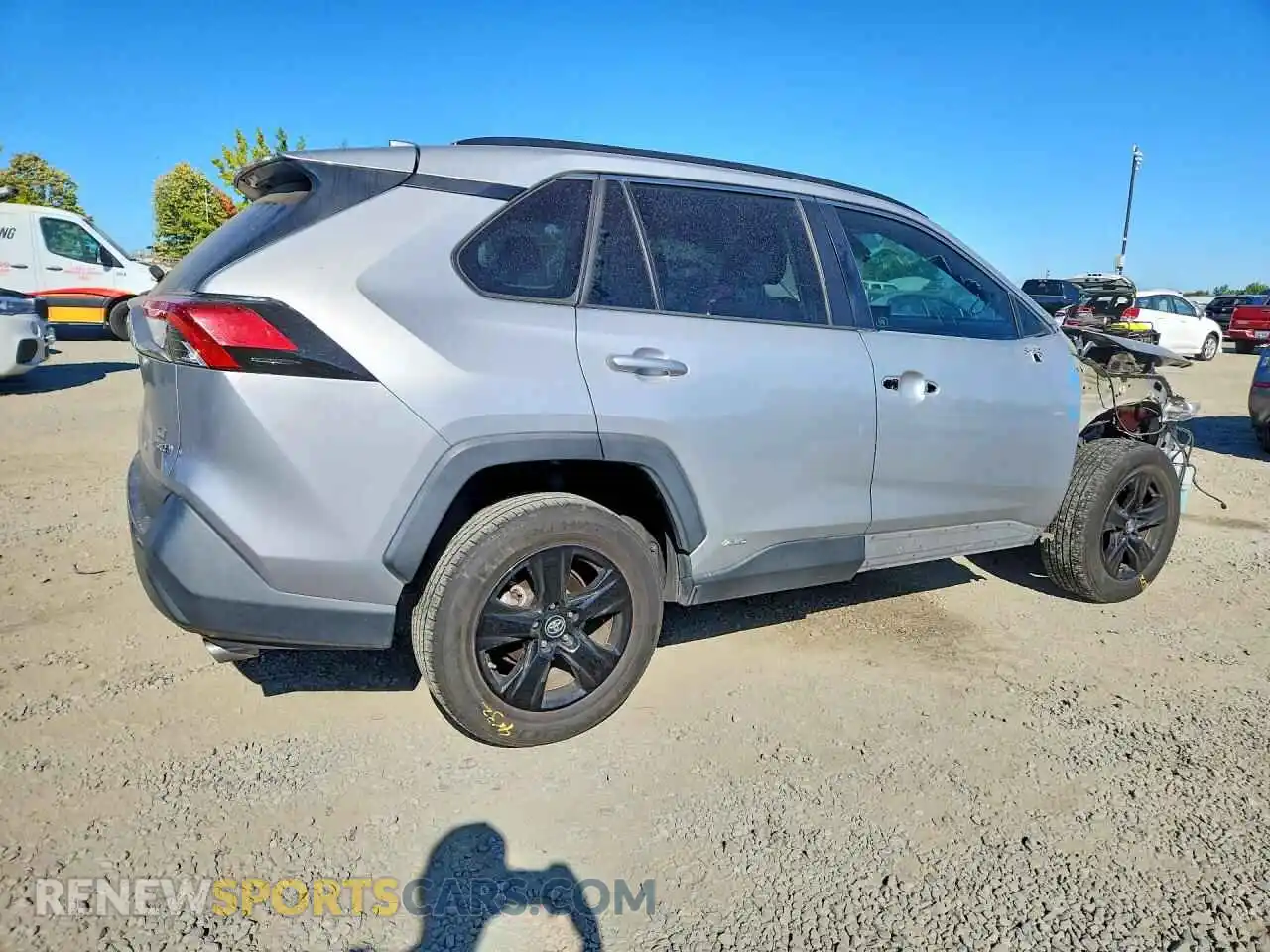 3 Photograph of a damaged car 2T3M6RFV2MW003796 TOYOTA RAV4 2021