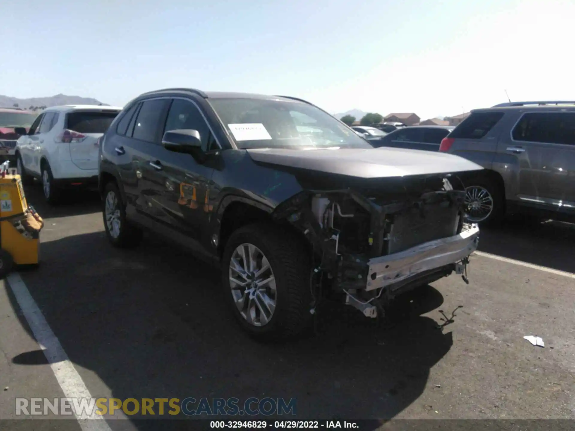 1 Photograph of a damaged car 2T3N1RFV2MC142895 TOYOTA RAV4 2021