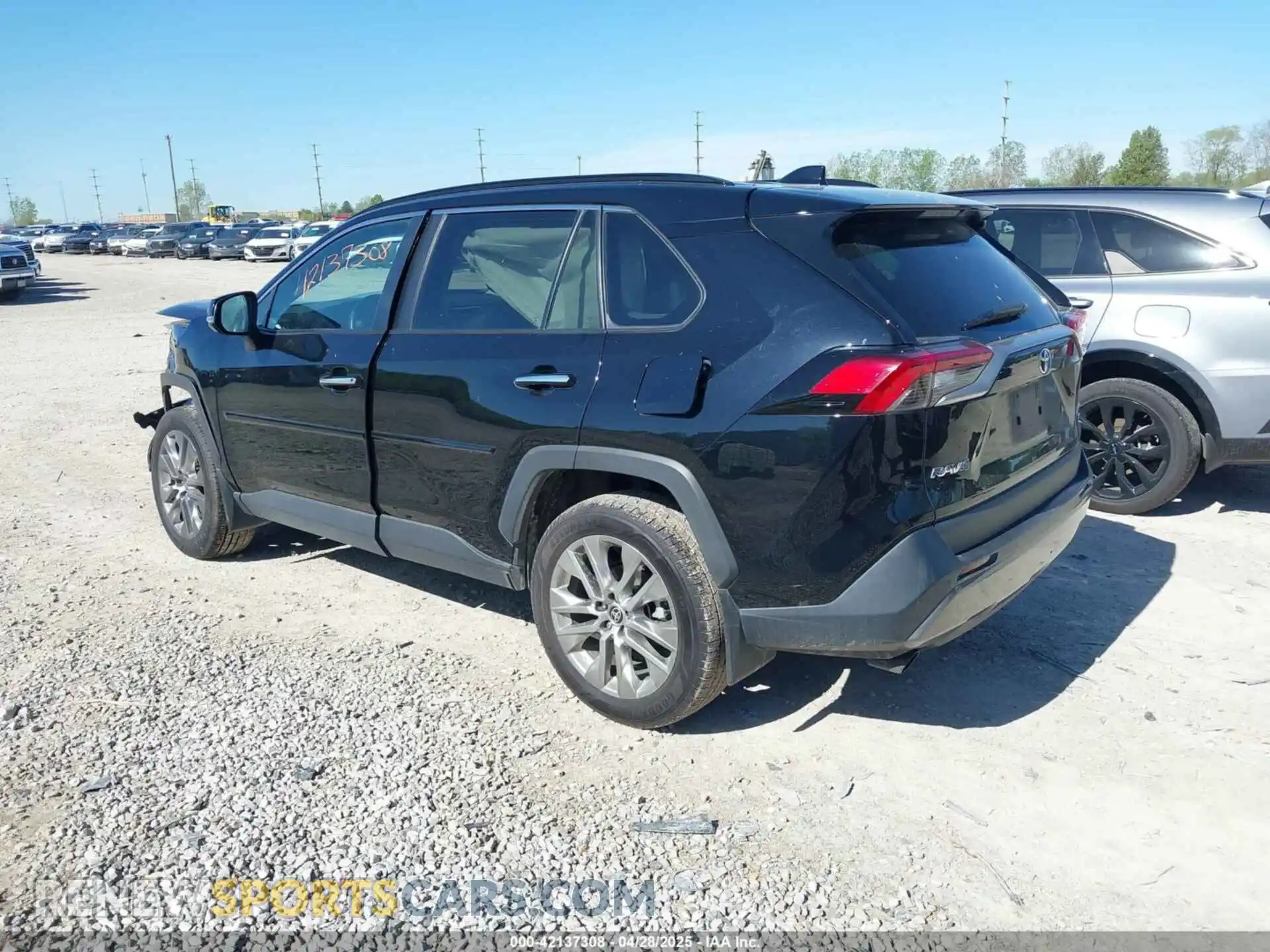 3 Photograph of a damaged car 2T3N1RFV2MC237098 TOYOTA RAV4 2021