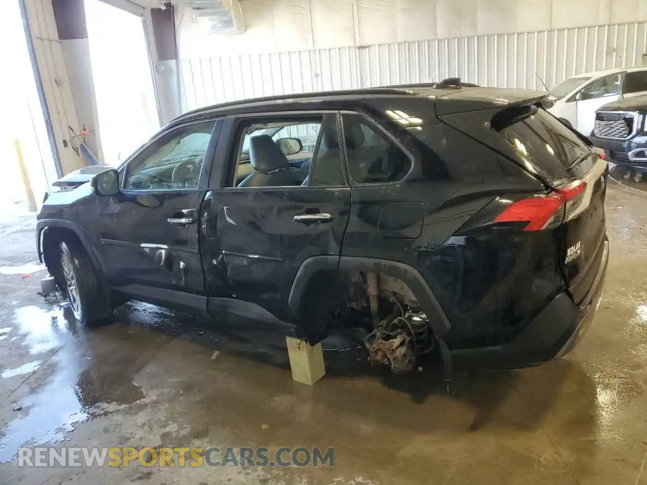 2 Photograph of a damaged car 2T3N1RFV2MW231333 TOYOTA RAV4 2021