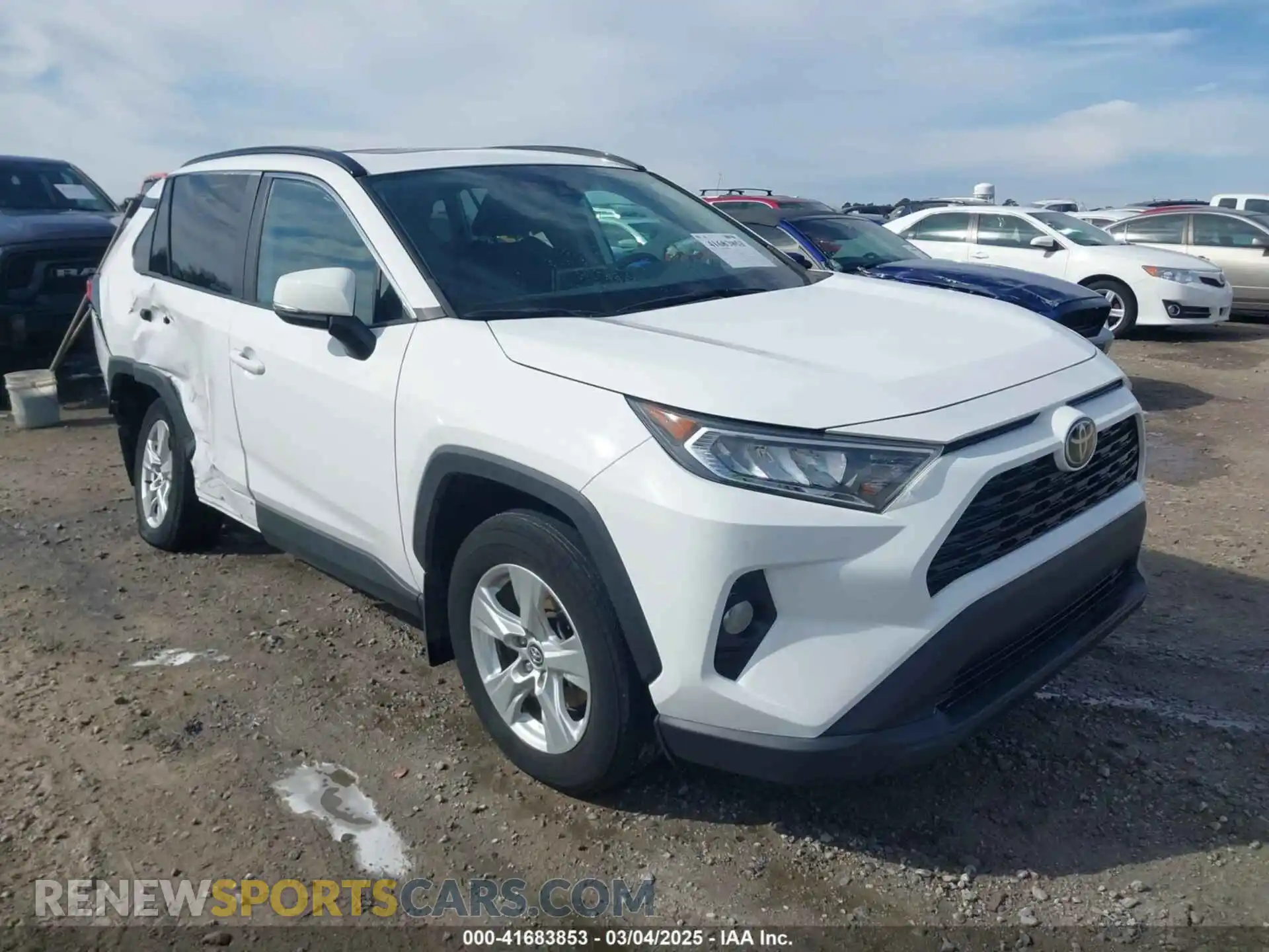 1 Photograph of a damaged car 2T3P1RFV0MC153905 TOYOTA RAV4 2021