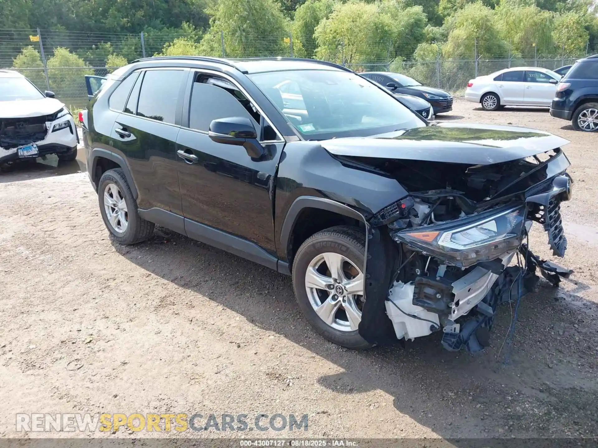 1 Photograph of a damaged car 2T3P1RFV0MC166900 TOYOTA RAV4 2021