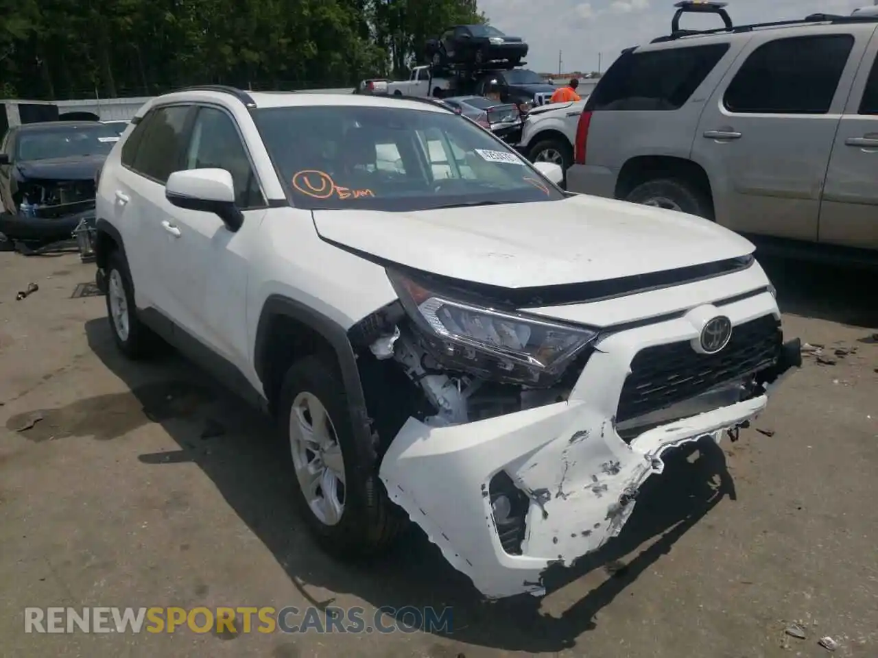 1 Photograph of a damaged car 2T3P1RFV0MC174592 TOYOTA RAV4 2021