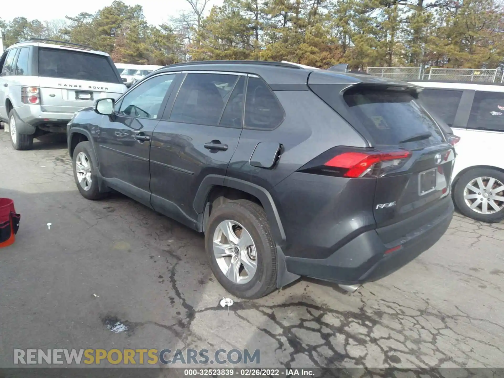 3 Photograph of a damaged car 2T3P1RFV0MC196382 TOYOTA RAV4 2021