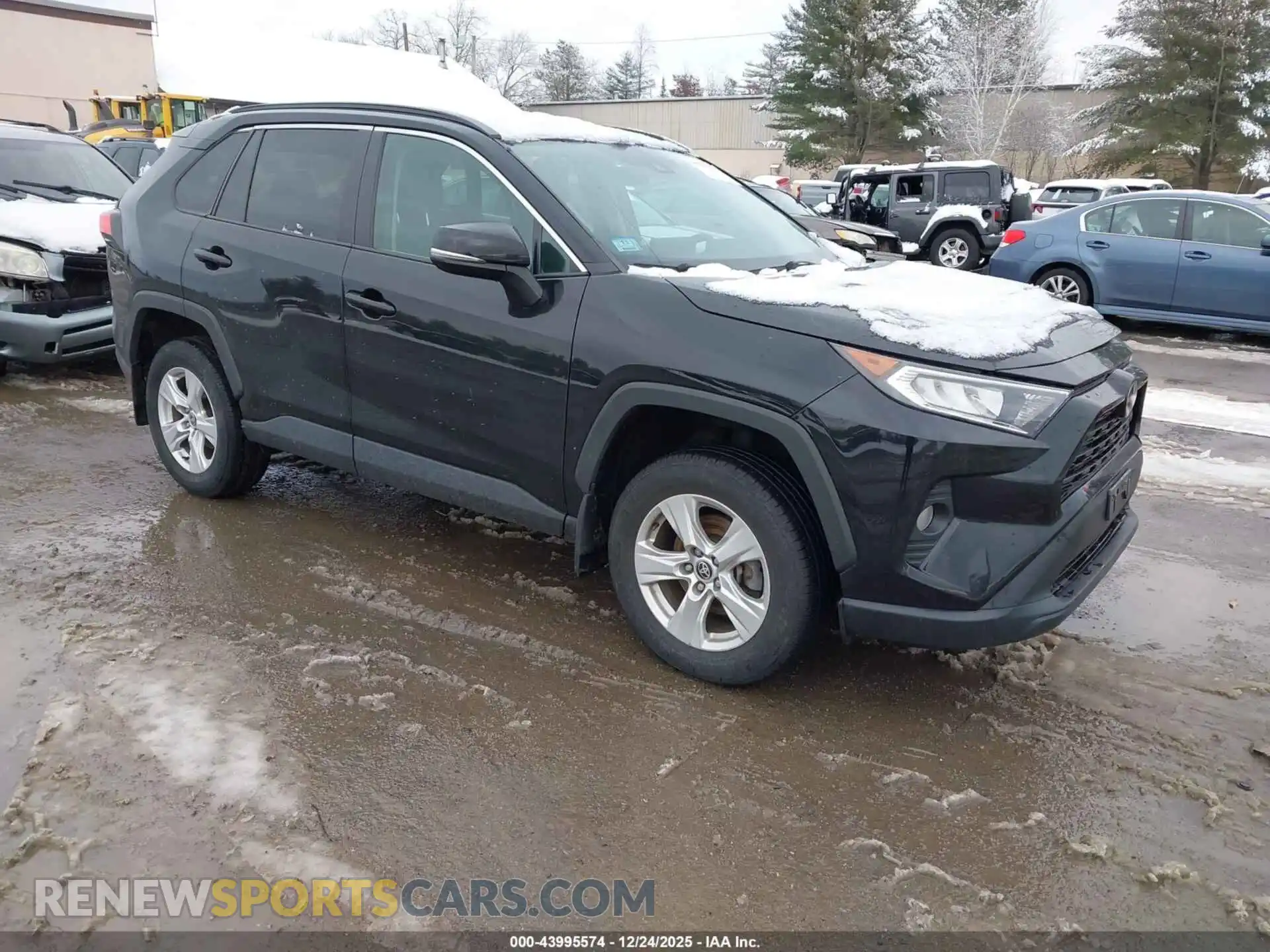 1 Photograph of a damaged car 2T3P1RFV0MC243426 TOYOTA RAV4 2021