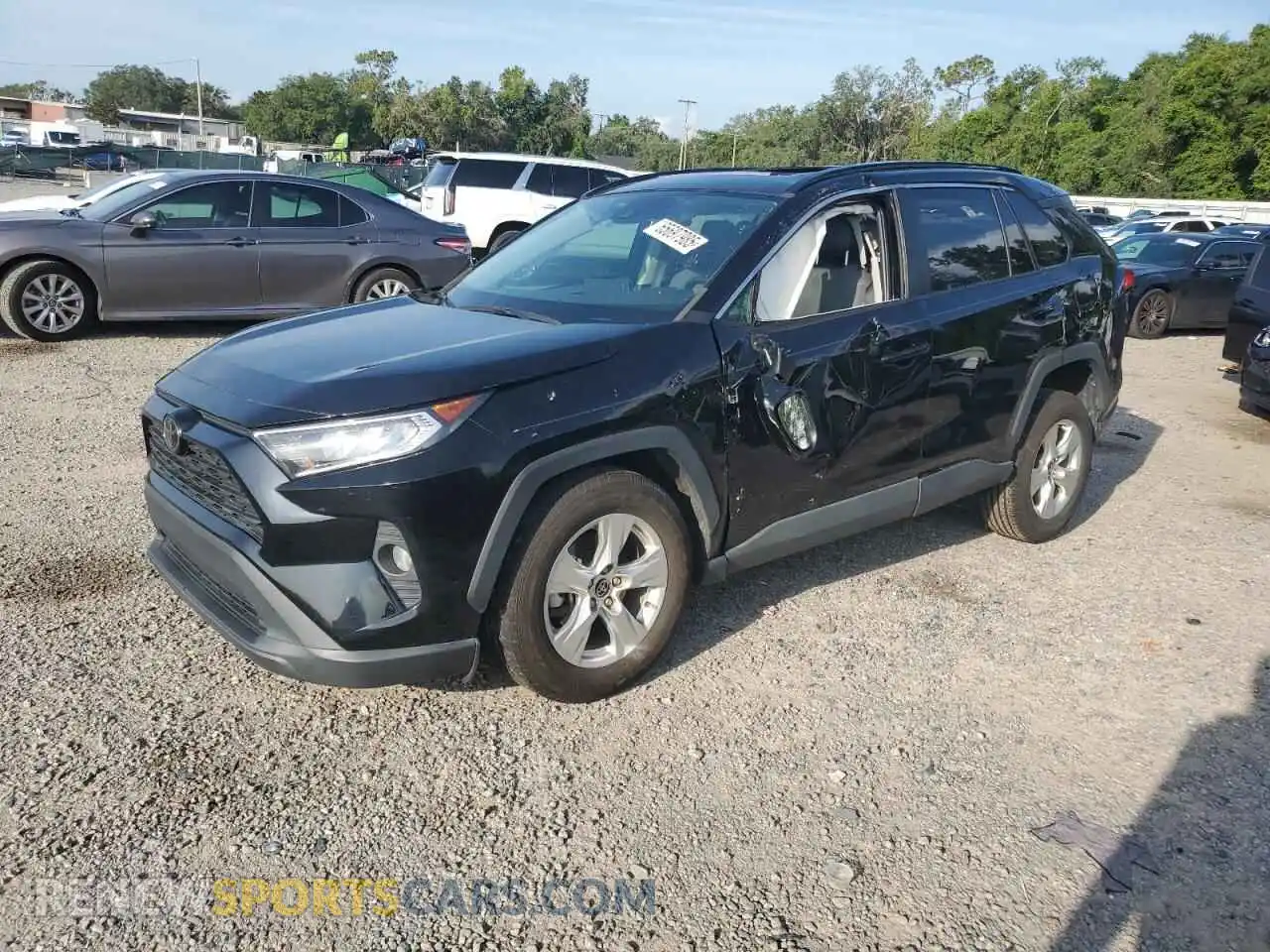 1 Photograph of a damaged car 2T3P1RFV0MC252031 TOYOTA RAV4 2021