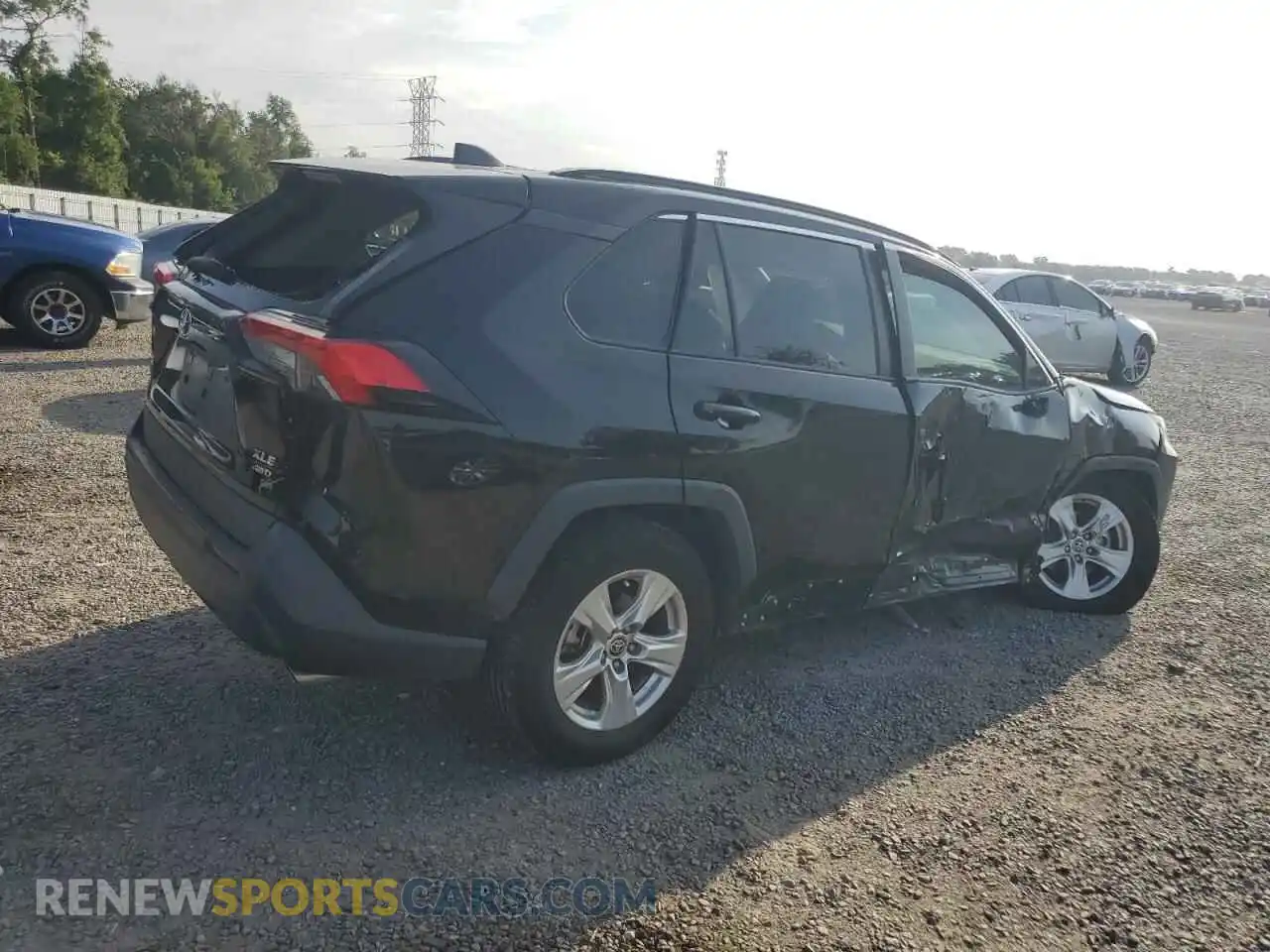 3 Photograph of a damaged car 2T3P1RFV0MC252031 TOYOTA RAV4 2021