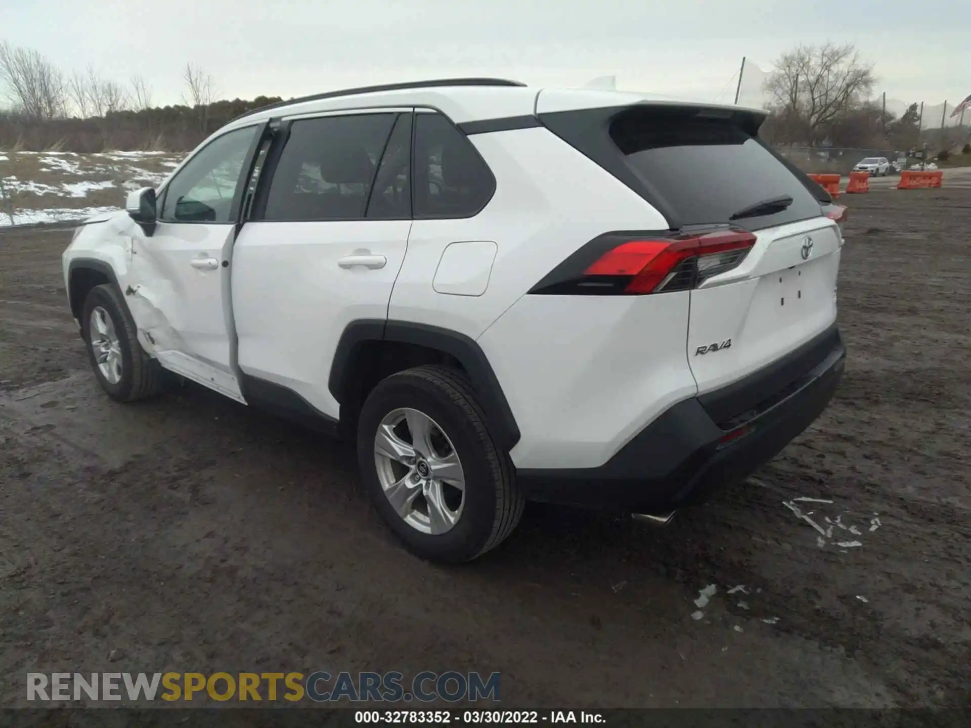 3 Photograph of a damaged car 2T3P1RFV0MW150078 TOYOTA RAV4 2021