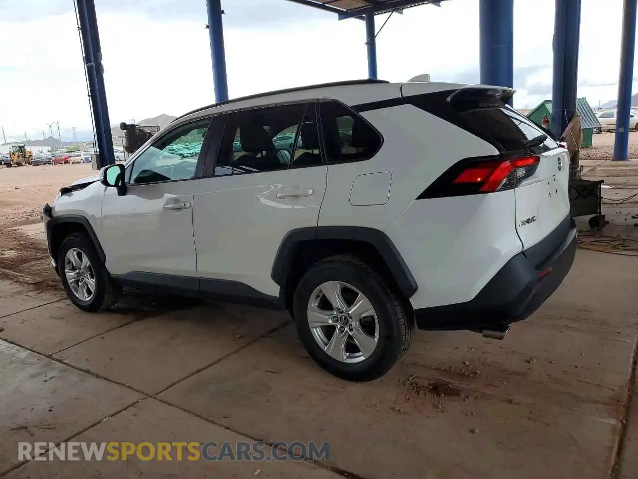2 fotografías del automóvil dañado 2T3P1RFV0MW160240 TOYOTA RAV4 2021