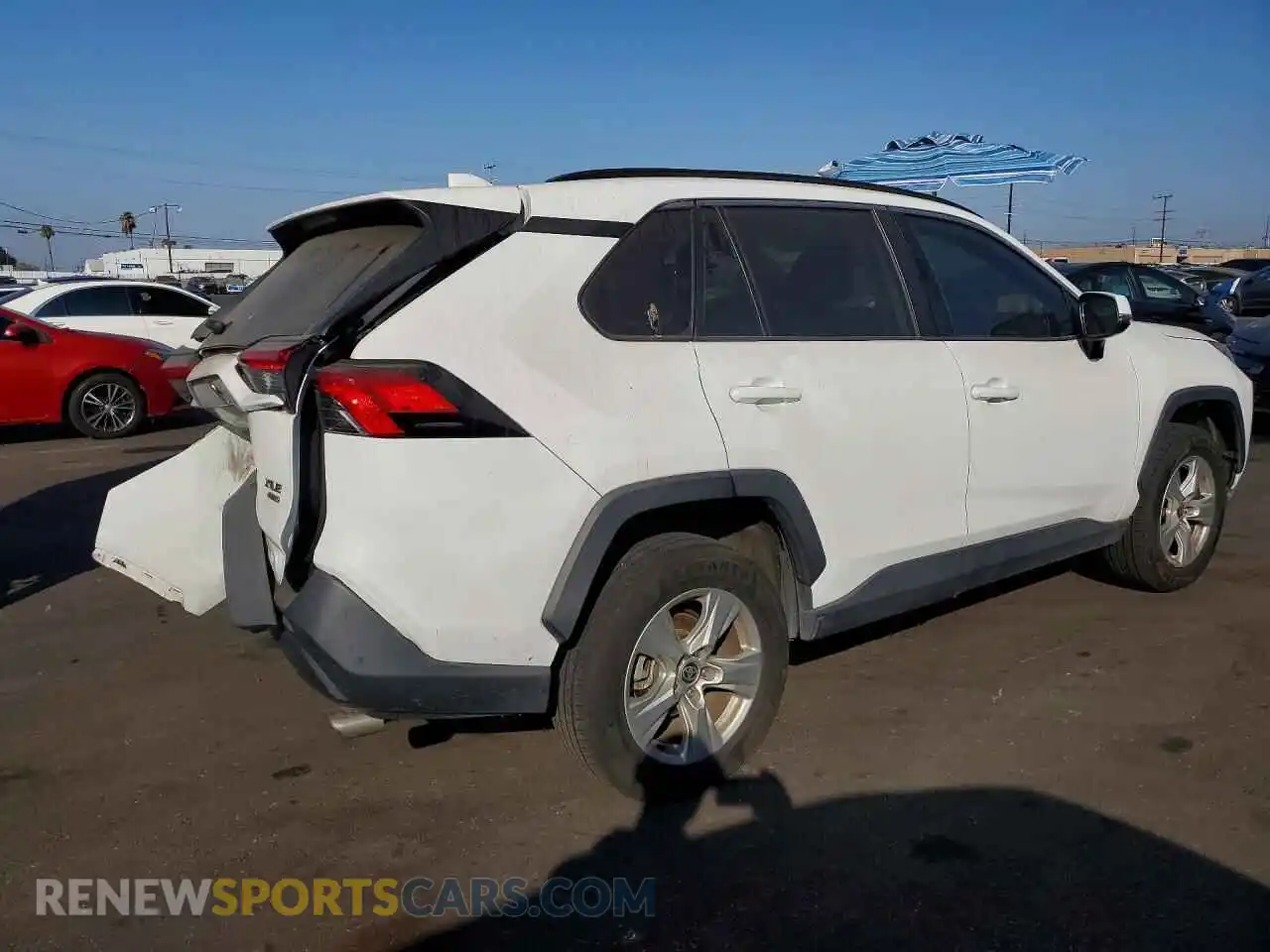 3 Фотография поврежденного автомобиля 2T3P1RFV0MW173277 TOYOTA RAV4 2021