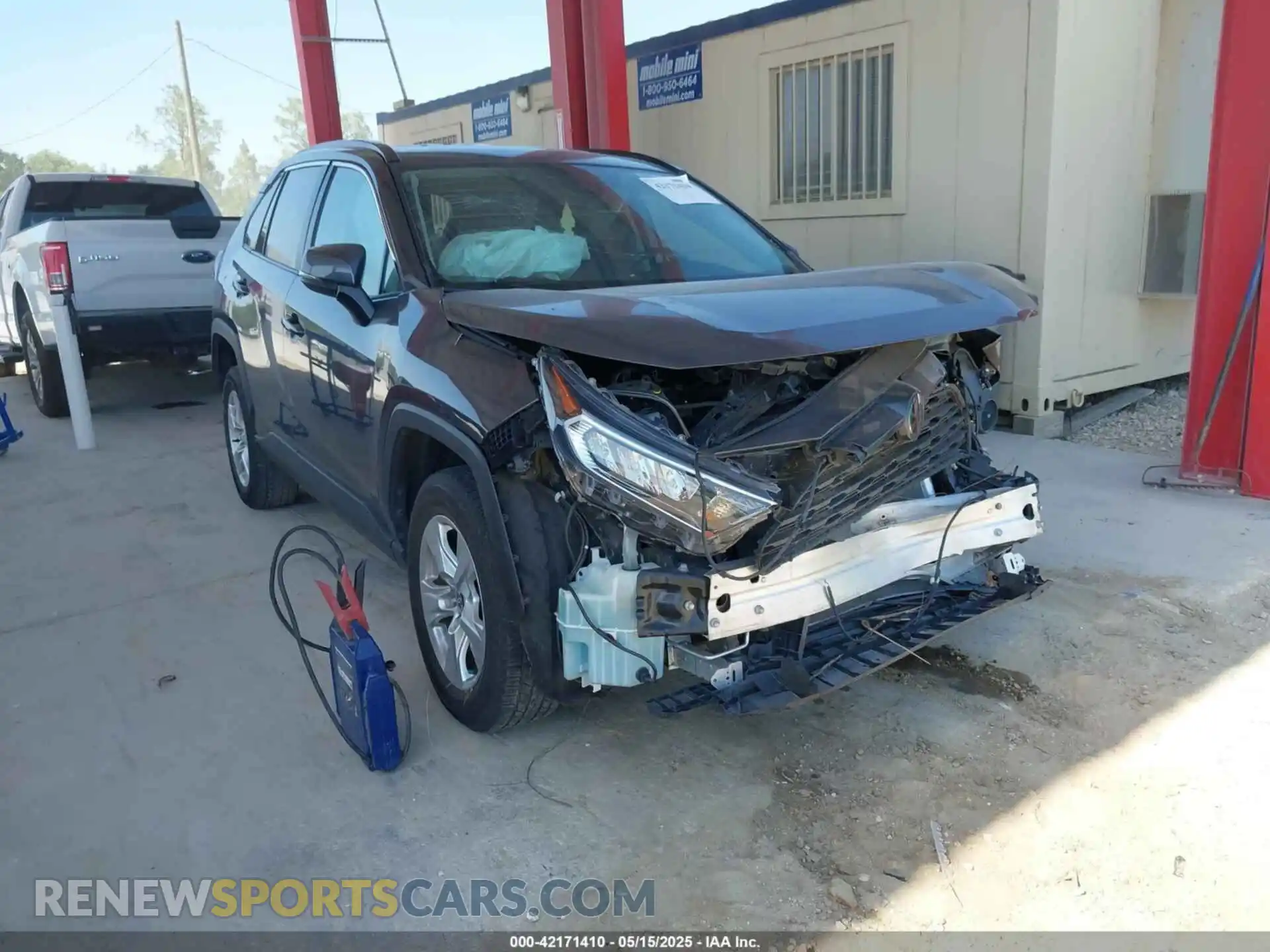 1 Photograph of a damaged car 2T3P1RFV0MW186157 TOYOTA RAV4 2021