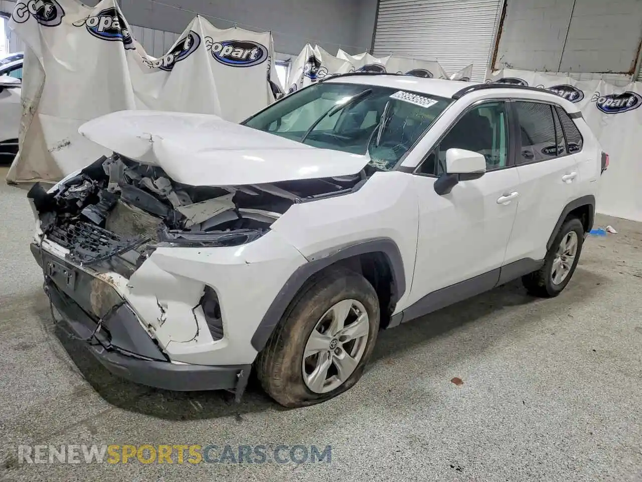 1 Photograph of a damaged car 2T3P1RFV0MW200607 TOYOTA RAV4 2021