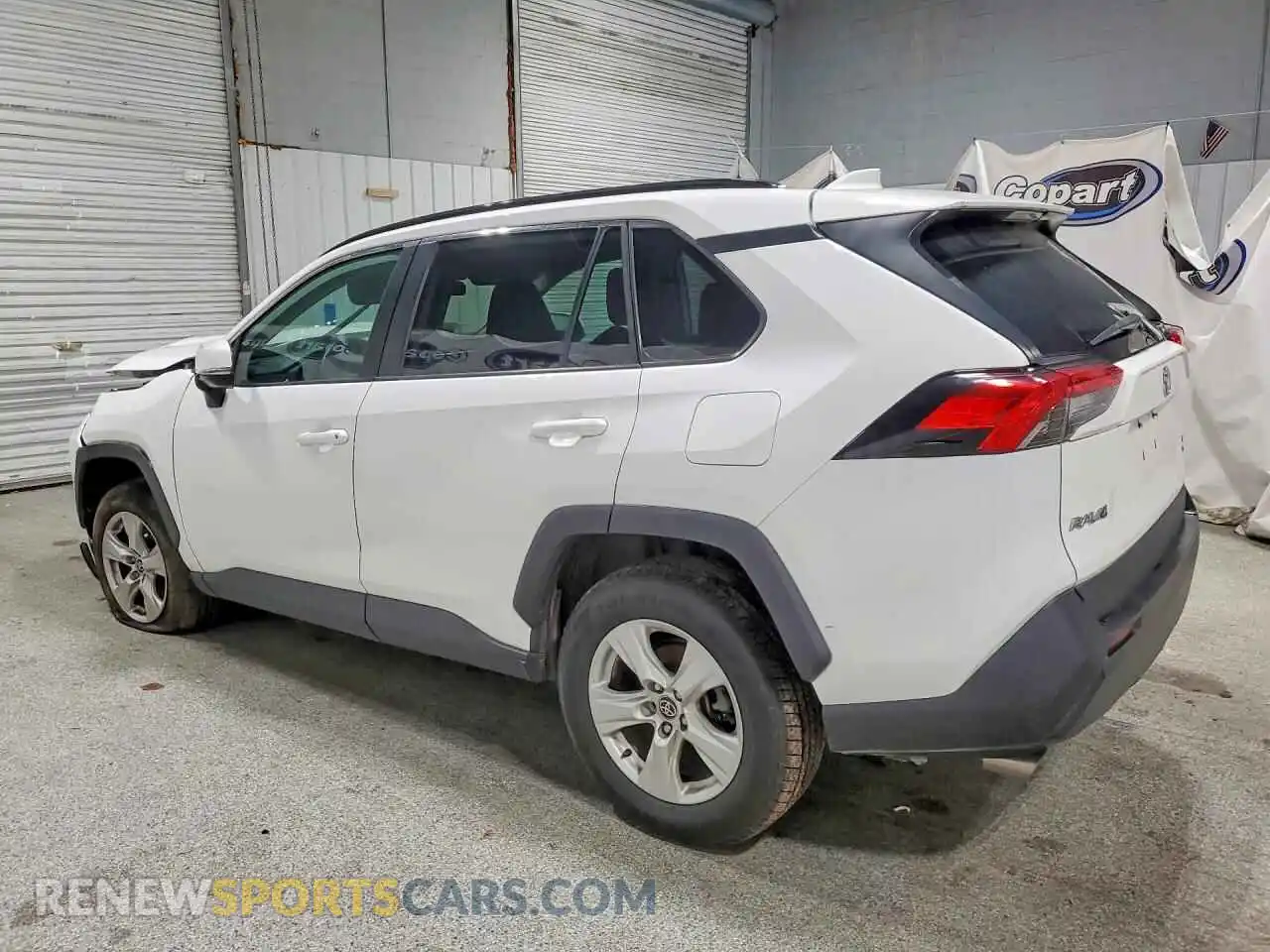 2 Photograph of a damaged car 2T3P1RFV0MW200607 TOYOTA RAV4 2021