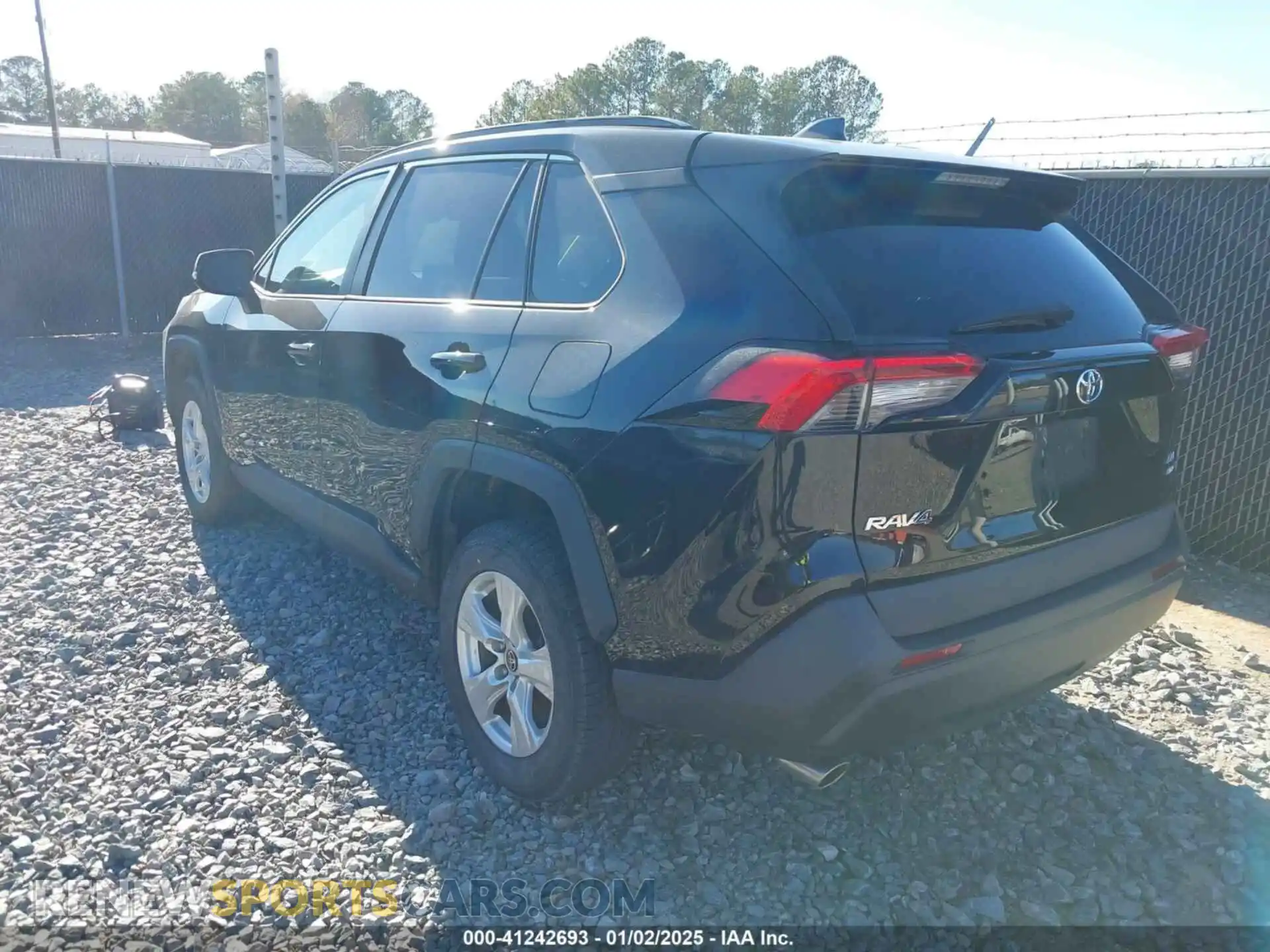 3 Photograph of a damaged car 2T3P1RFV0MW202423 TOYOTA RAV4 2021