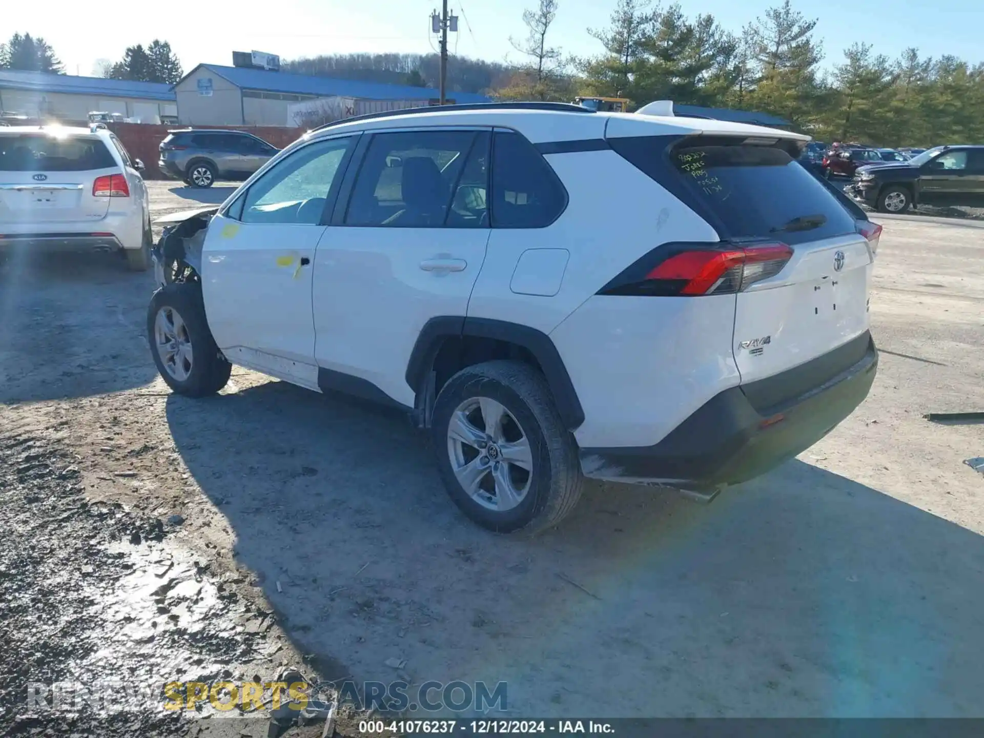 3 Photograph of a damaged car 2T3P1RFV0MW202860 TOYOTA RAV4 2021