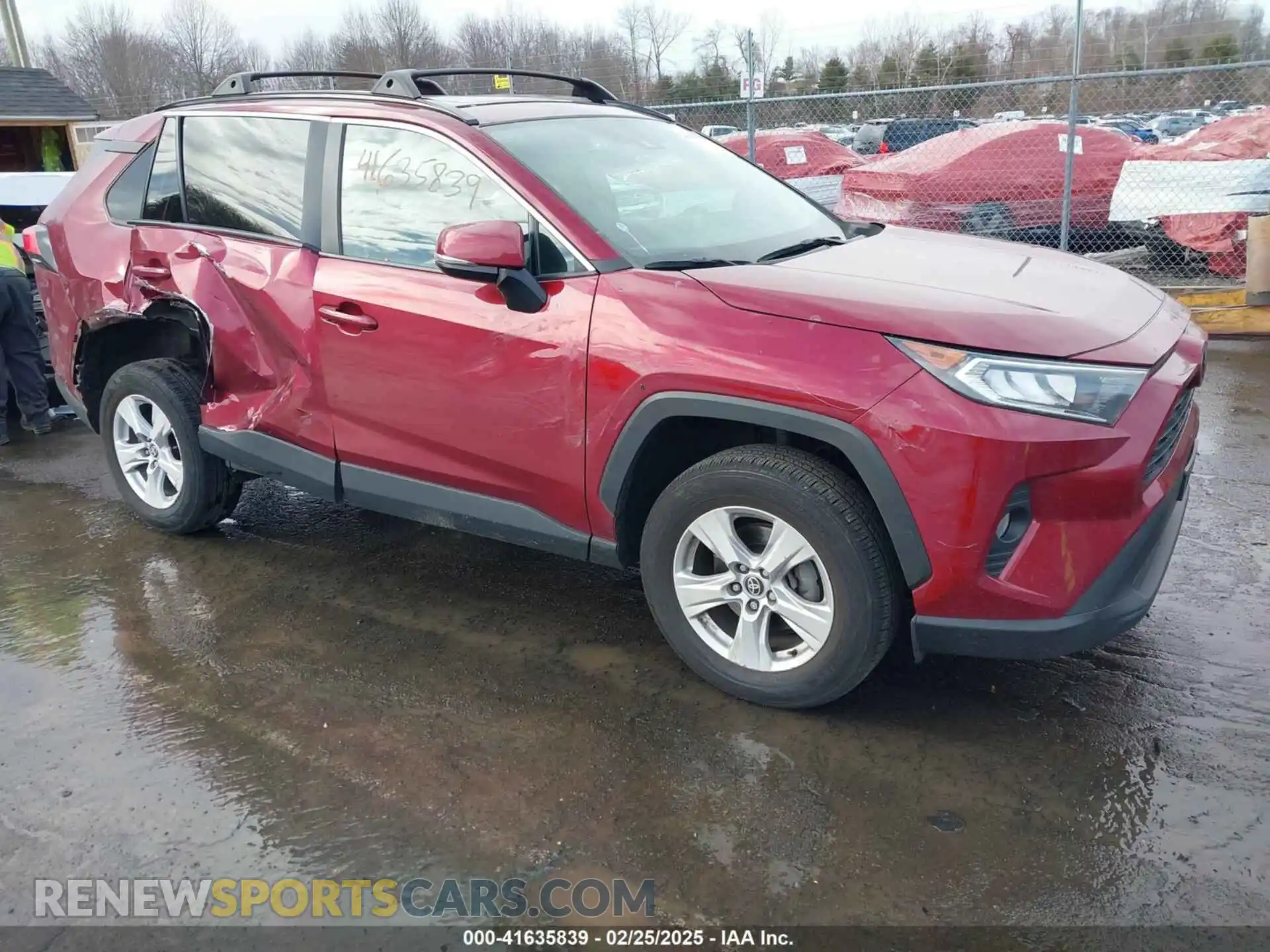 1 Photograph of a damaged car 2T3P1RFV0MW213521 TOYOTA RAV4 2021