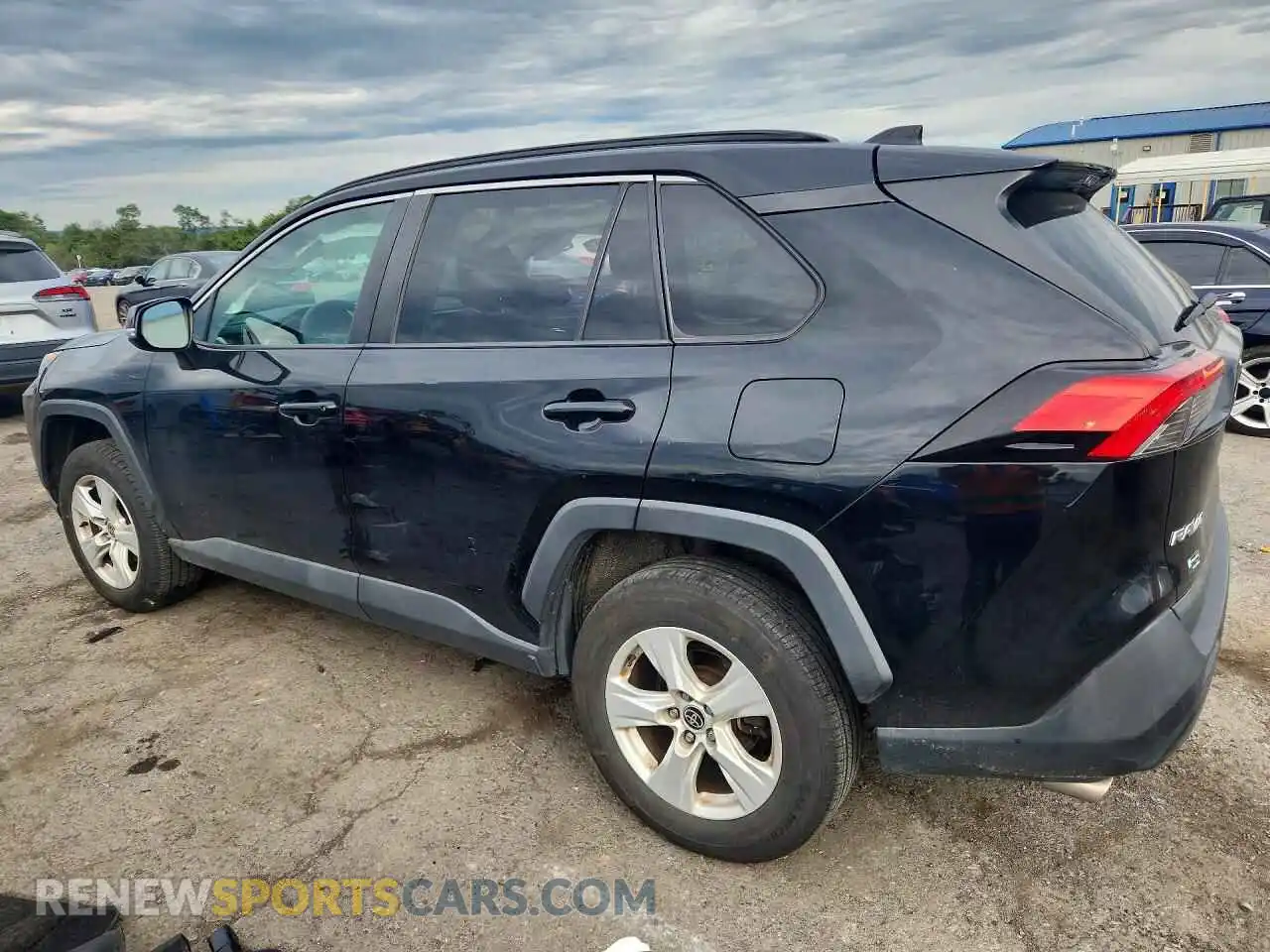 2 fotografías del automóvil dañado 2T3P1RFV0MW214085 TOYOTA RAV4 2021
