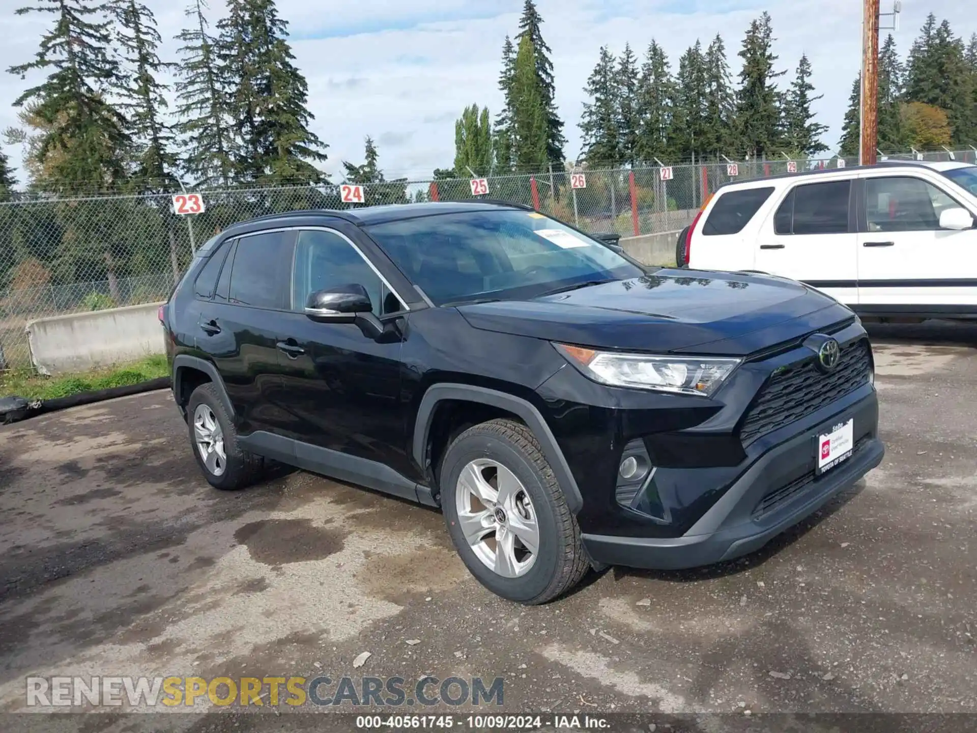 1 Photograph of a damaged car 2T3P1RFV0MW219447 TOYOTA RAV4 2021