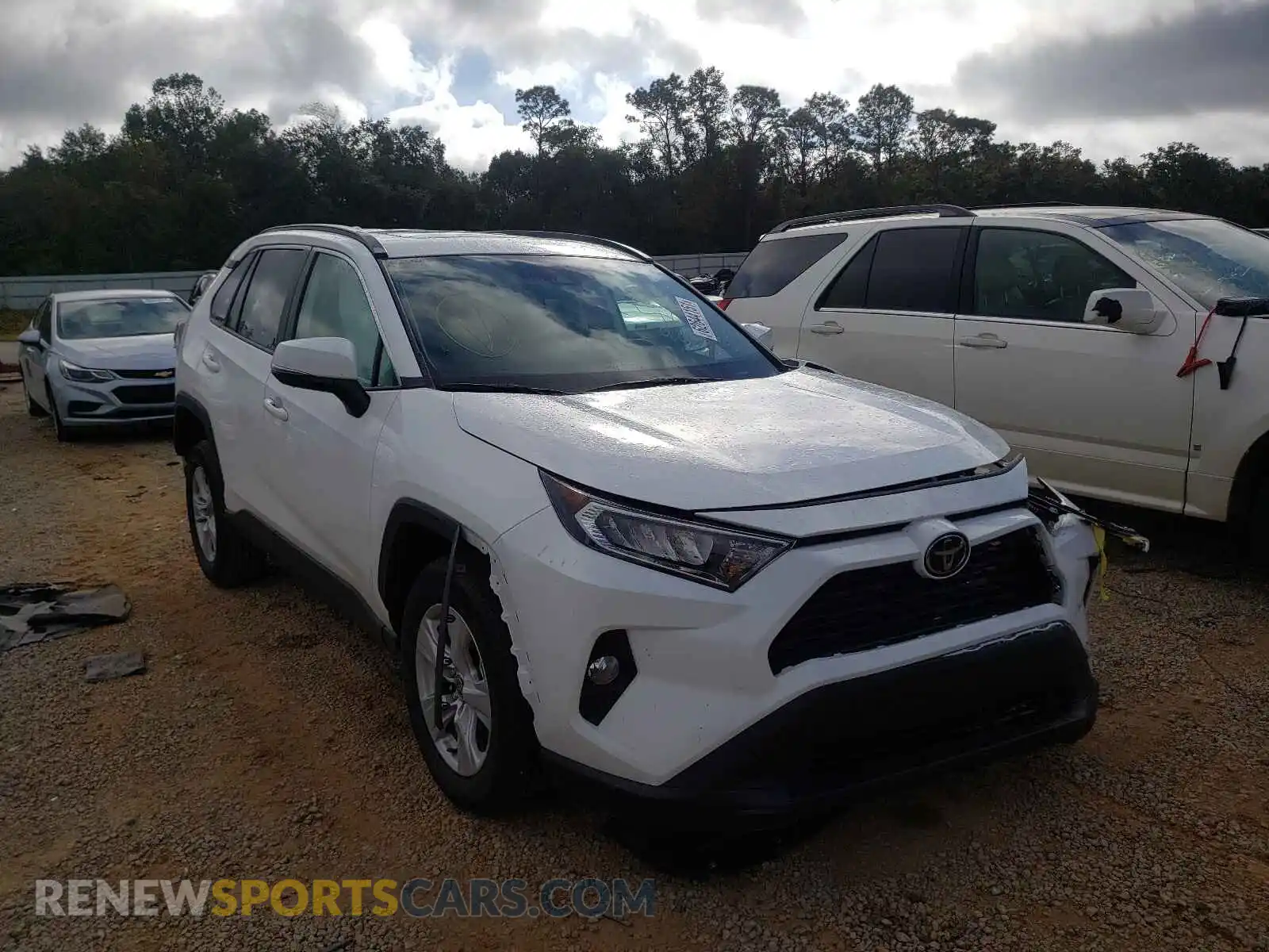 1 Photograph of a damaged car 2T3P1RFV0MW224860 TOYOTA RAV4 2021
