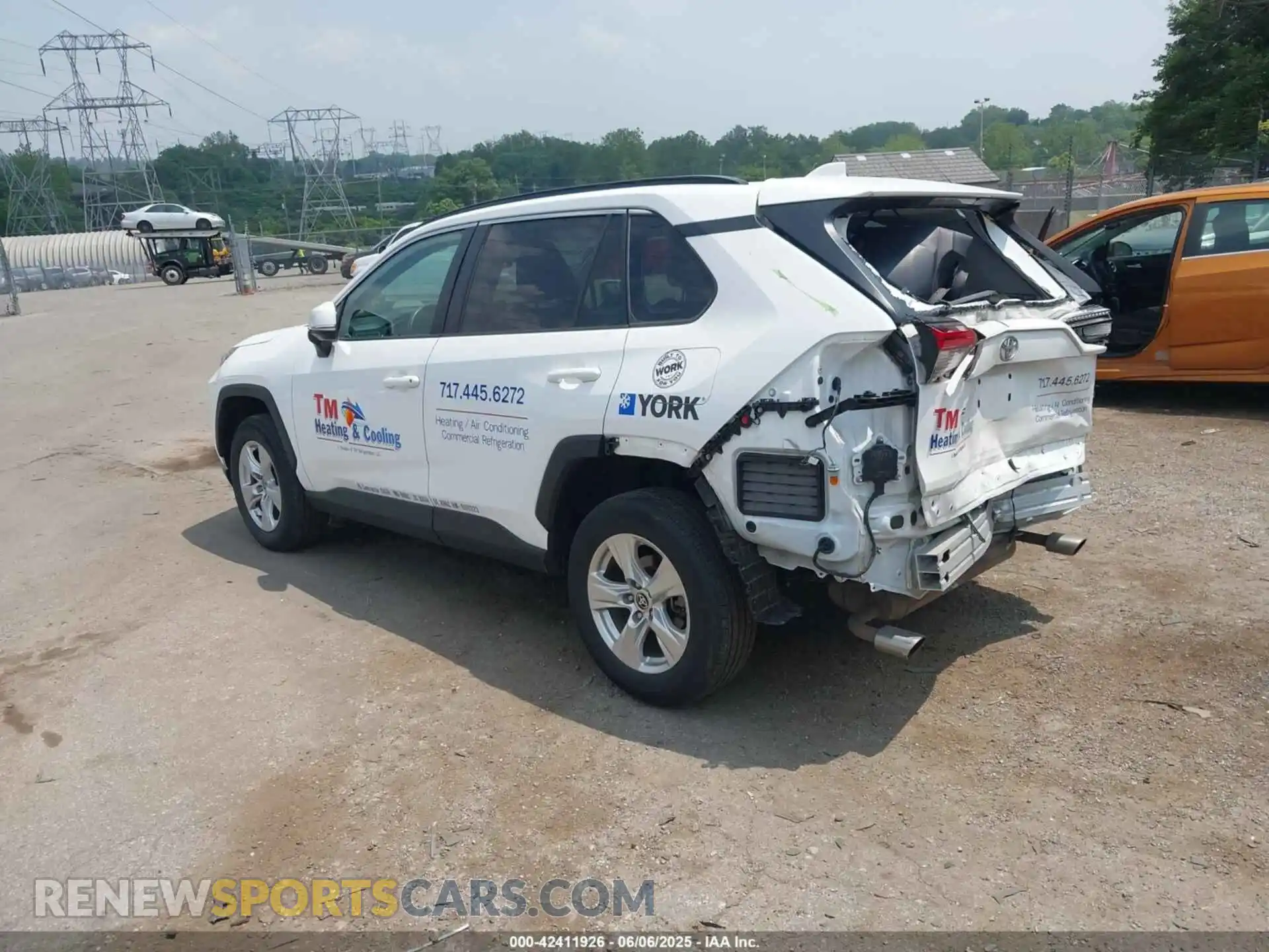 3 Photograph of a damaged car 2T3P1RFV1MC209897 TOYOTA RAV4 2021