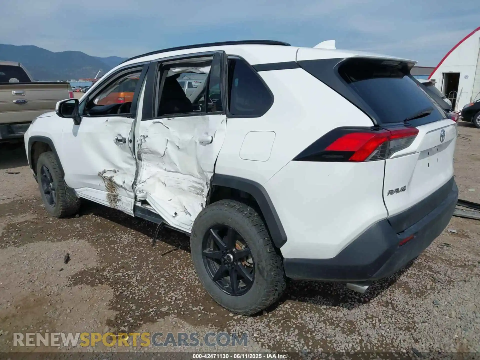 3 Photograph of a damaged car 2T3P1RFV1MC219717 TOYOTA RAV4 2021
