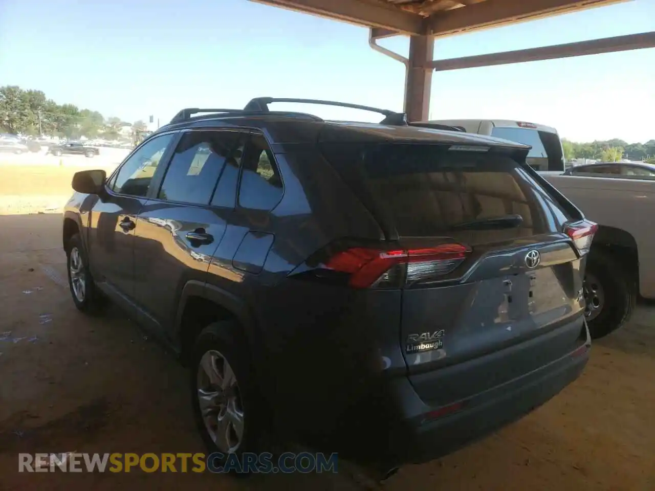 3 Фотография поврежденного автомобиля 2T3P1RFV1MC249526 TOYOTA RAV4 2021