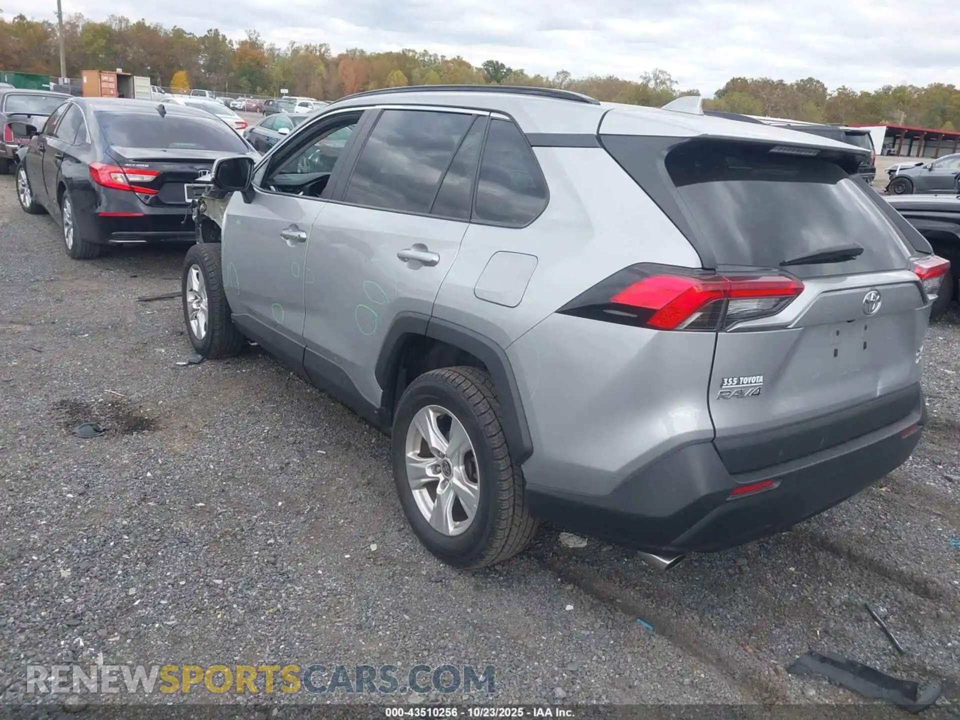 3 Photograph of a damaged car 2T3P1RFV1MW237648 TOYOTA RAV4 2021