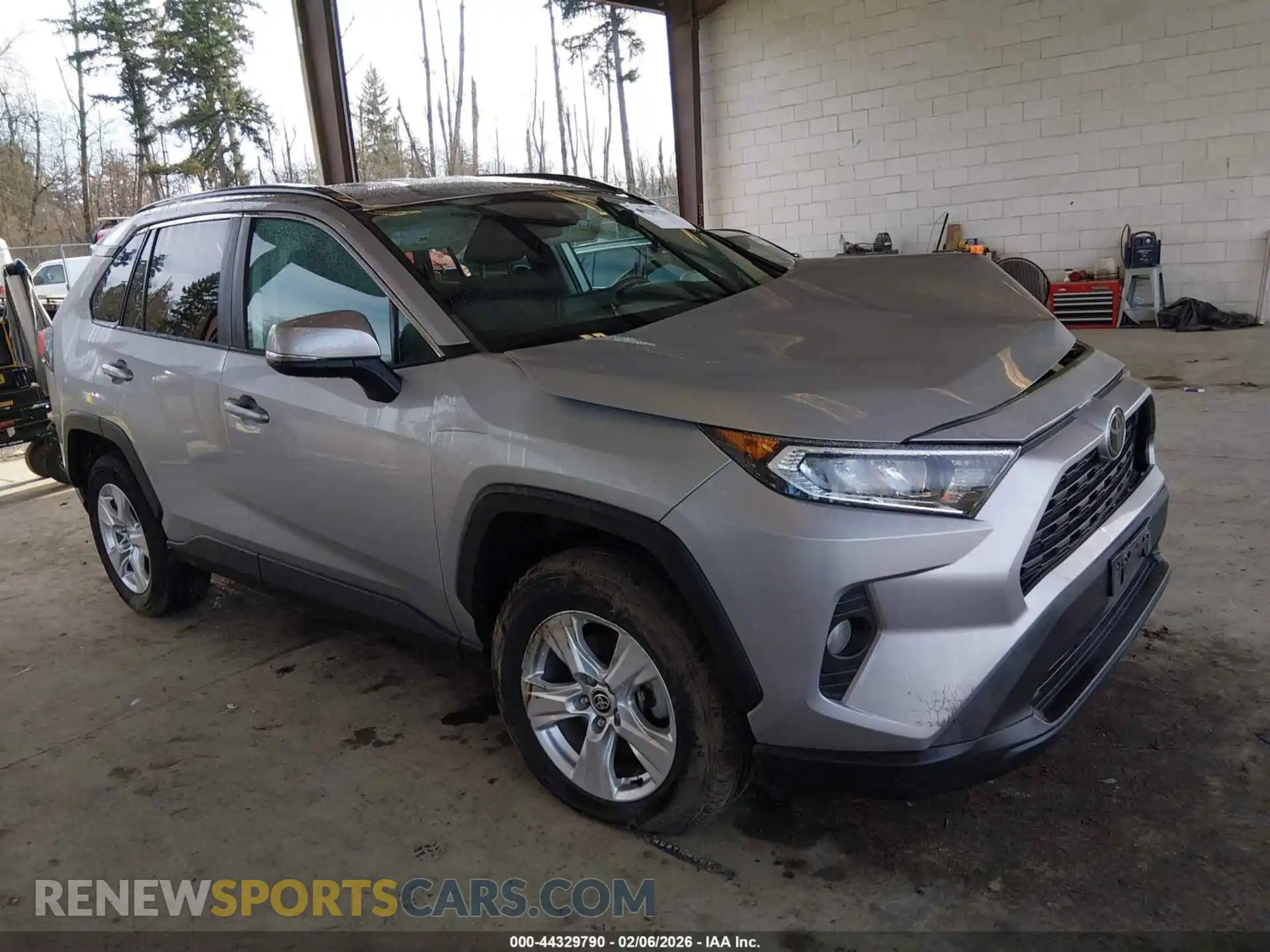1 Photograph of a damaged car 2T3P1RFV1MWR17911 TOYOTA RAV4 2021