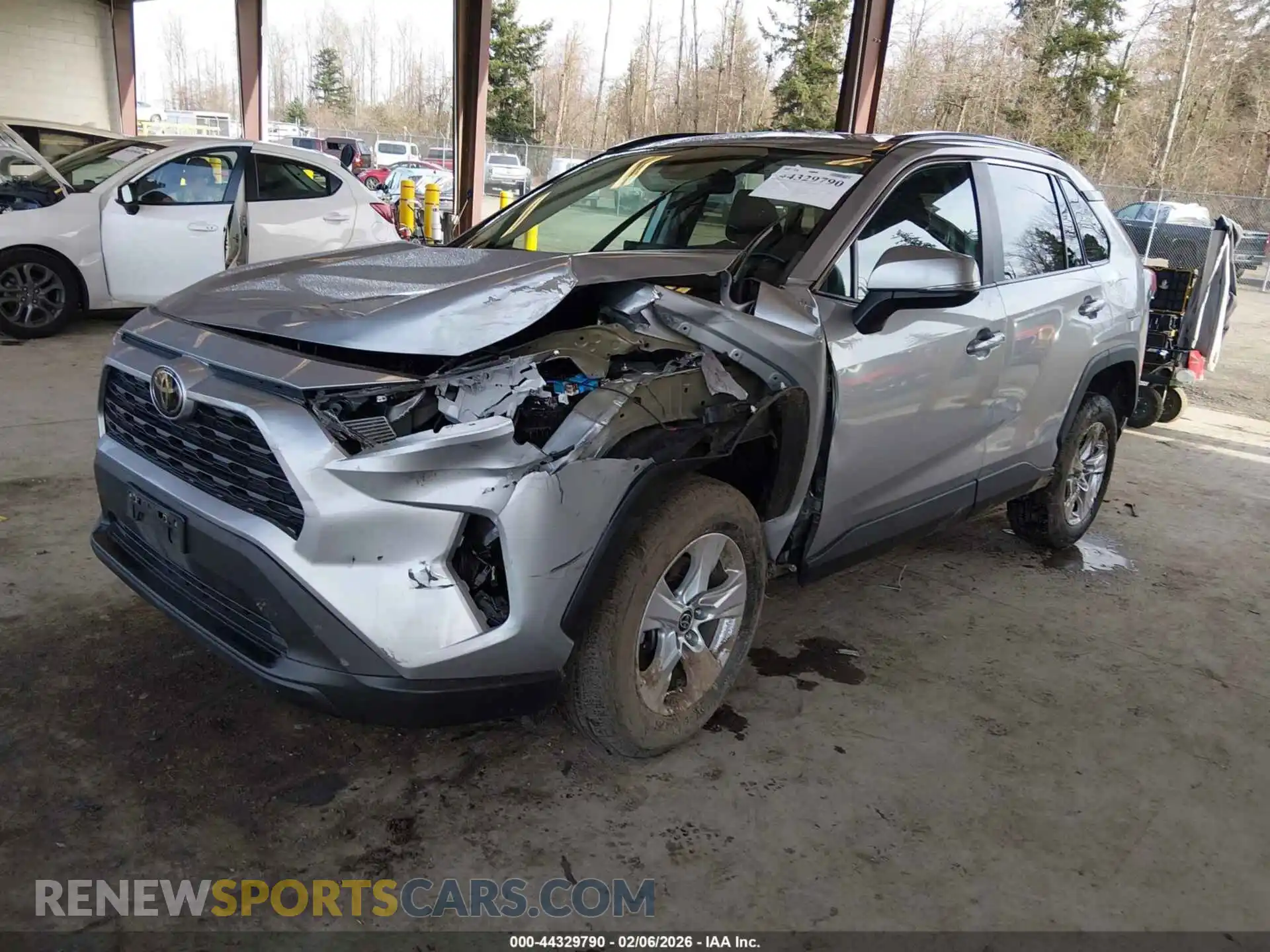 2 Photograph of a damaged car 2T3P1RFV1MWR17911 TOYOTA RAV4 2021