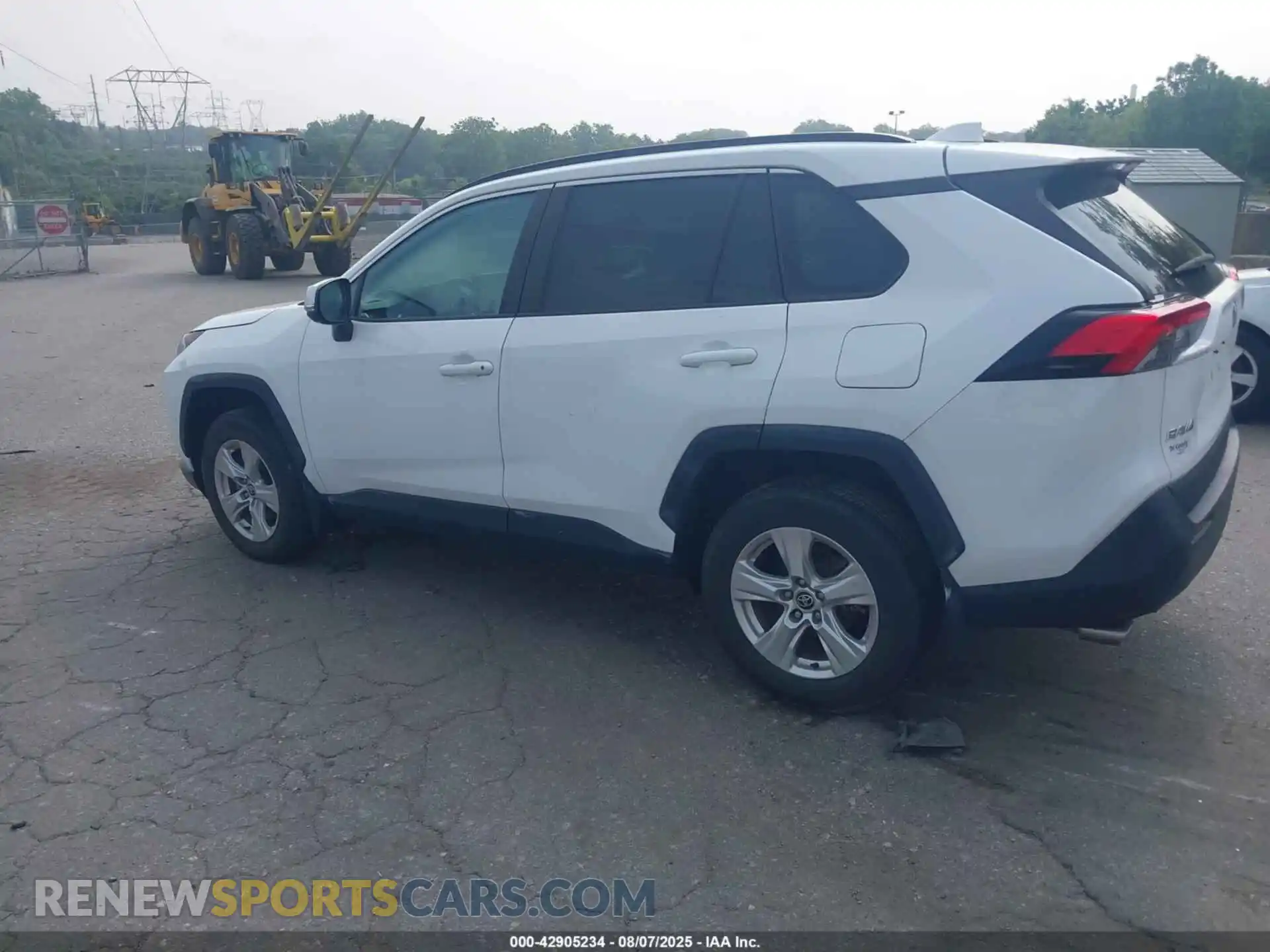 3 Photograph of a damaged car 2T3P1RFV2MC182984 TOYOTA RAV4 2021