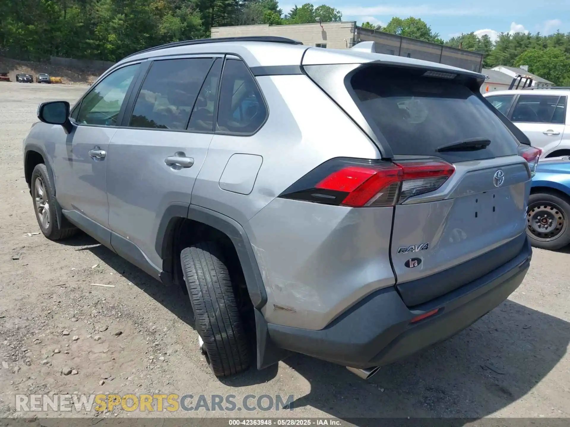 3 Photograph of a damaged car 2T3P1RFV2MC192771 TOYOTA RAV4 2021