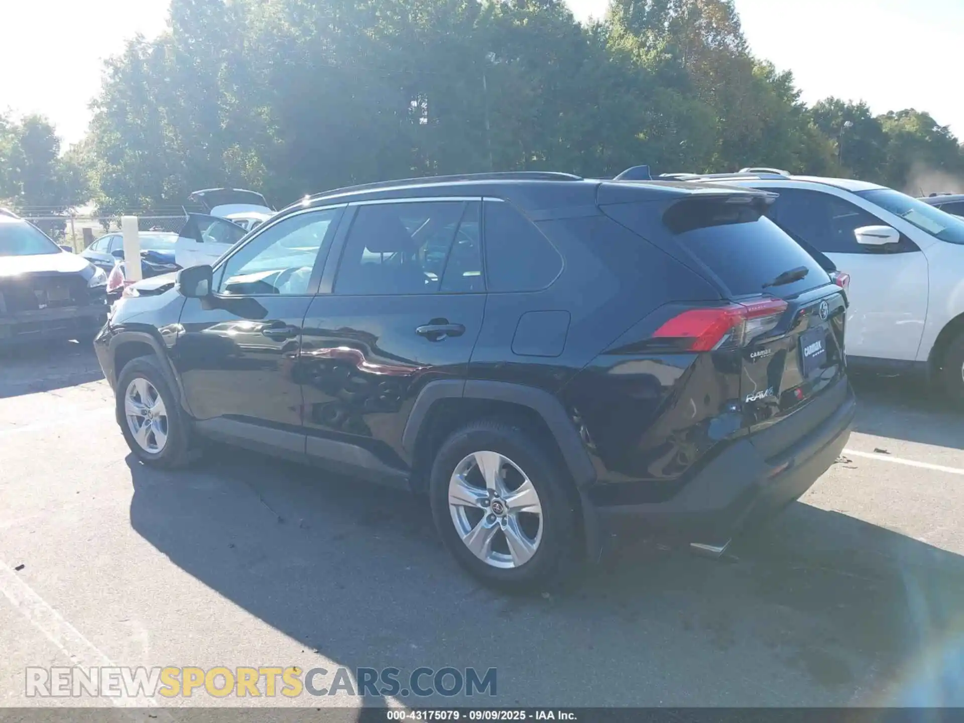 3 Photograph of a damaged car 2T3P1RFV2MC203588 TOYOTA RAV4 2021