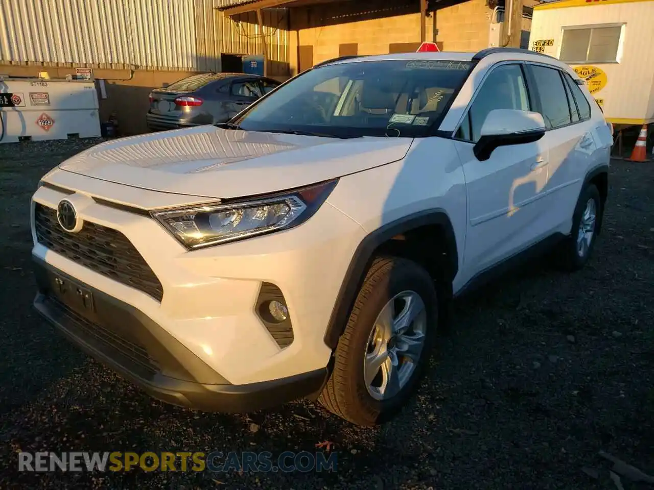 2 Photograph of a damaged car 2T3P1RFV2MC229852 TOYOTA RAV4 2021